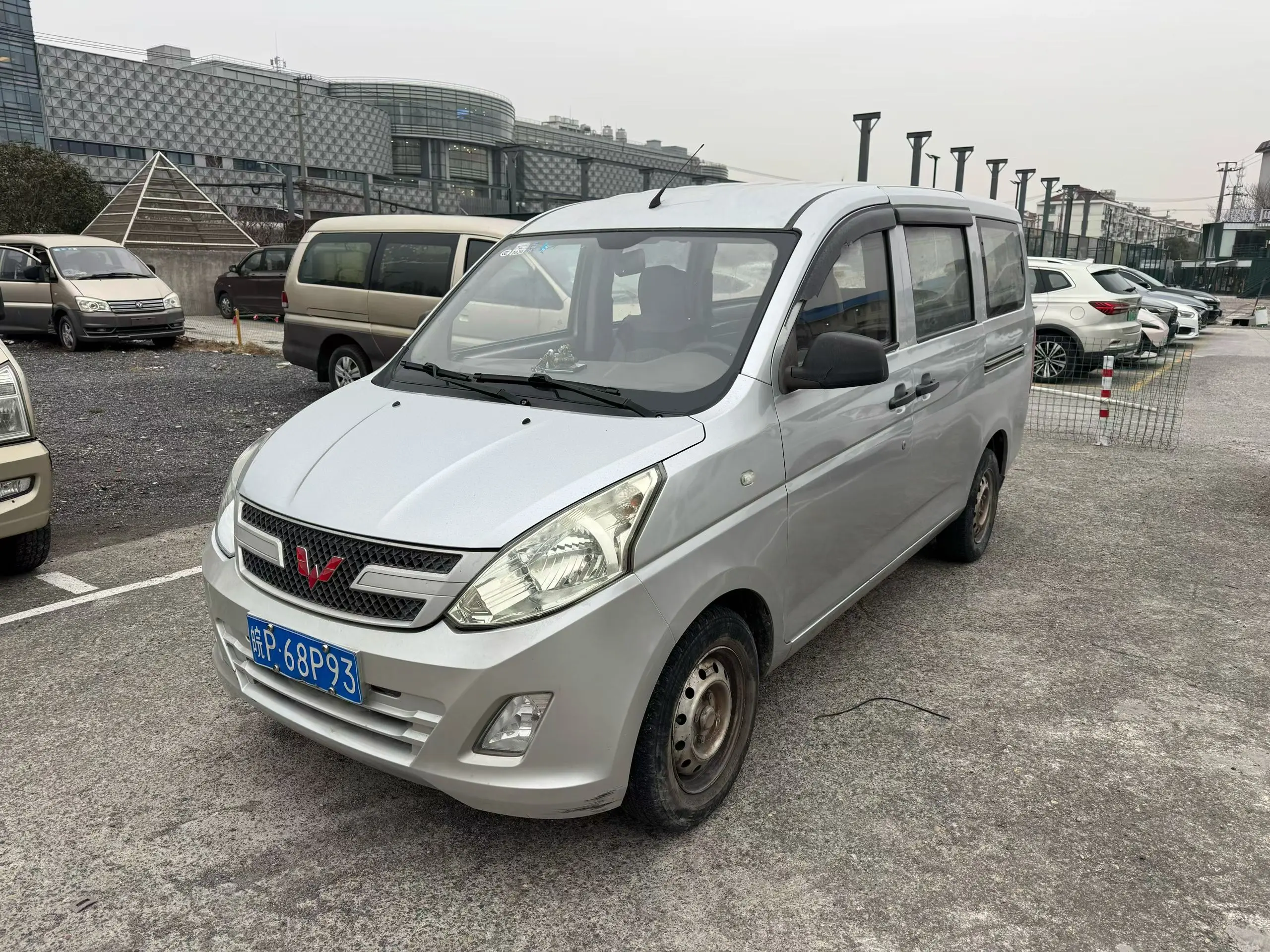 Wuling Rongguang V  из Китая