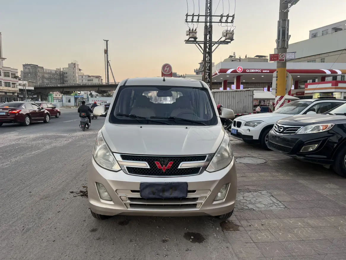 Wuling Rongguang V  из Китая