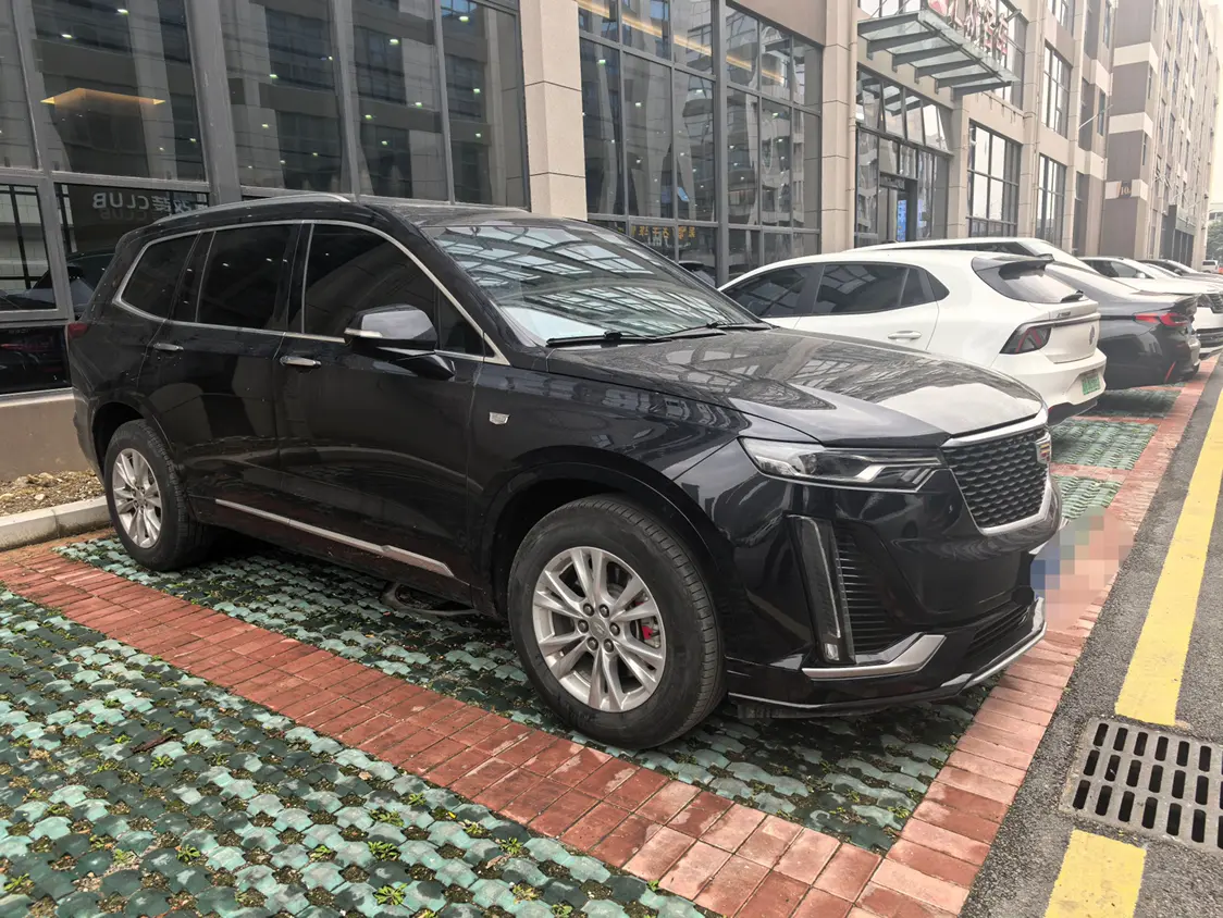 Cadillac XT6  из Китая