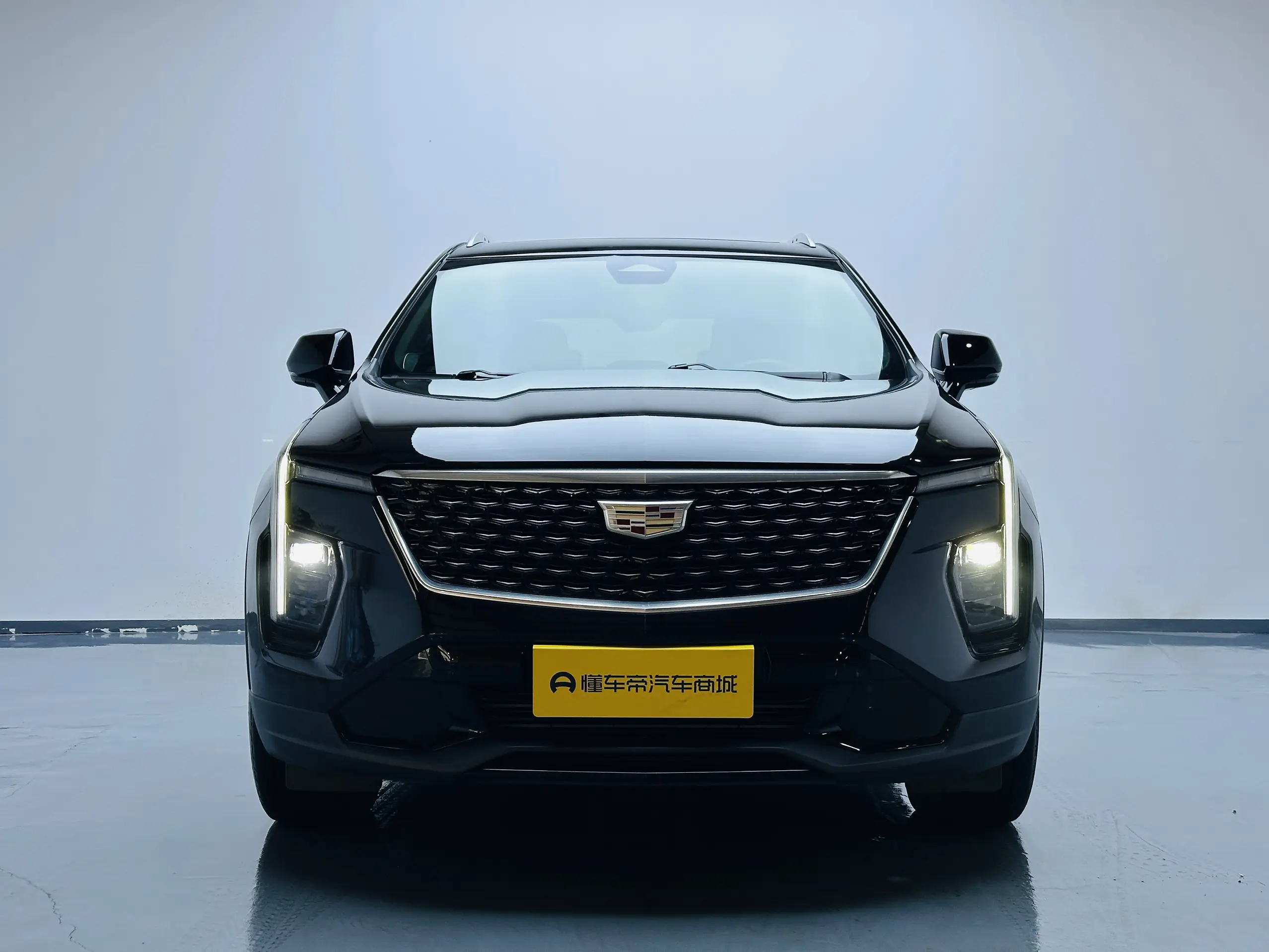 Cadillac XT4  из Китая