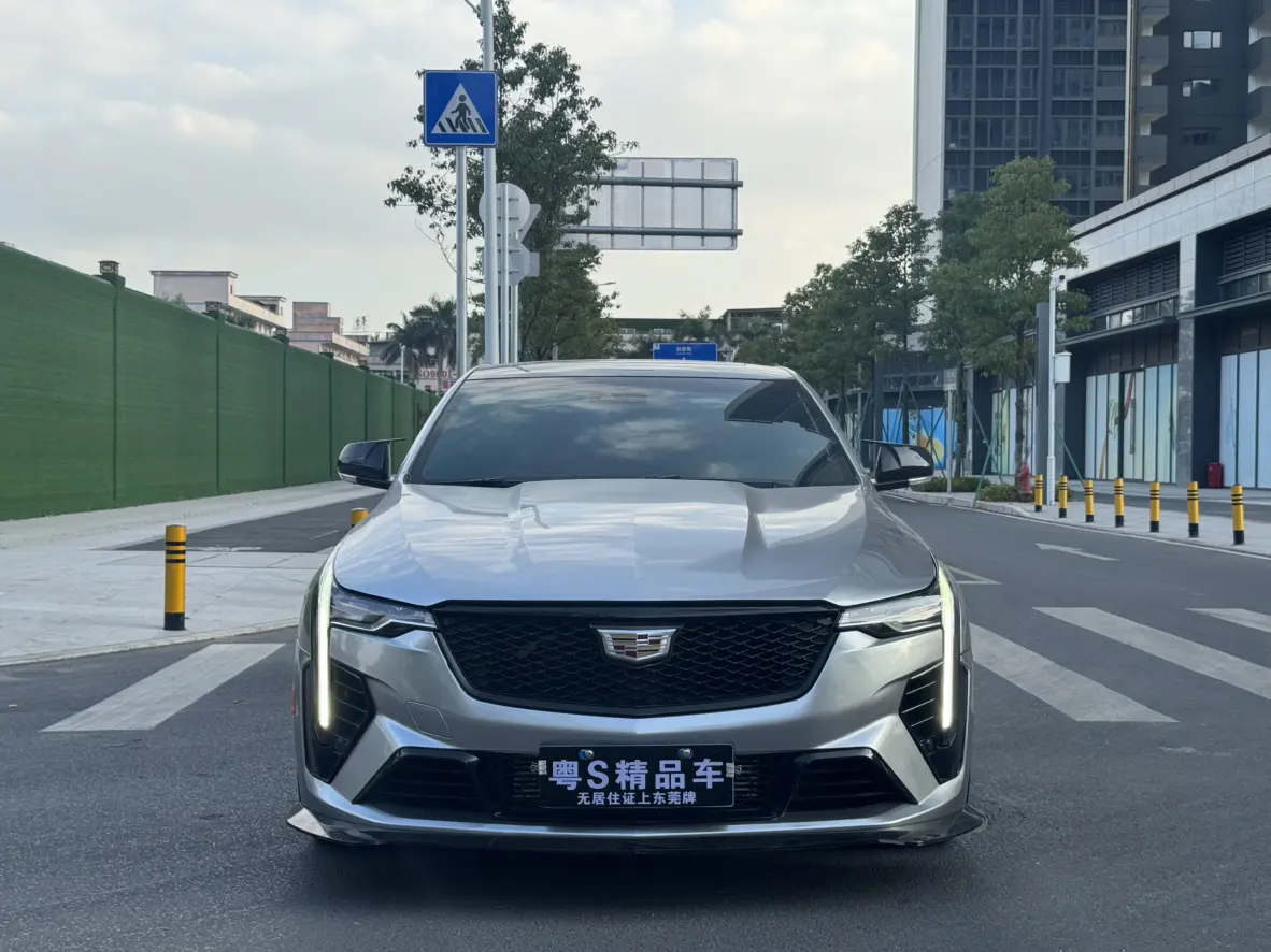 Cadillac CT4  из Китая