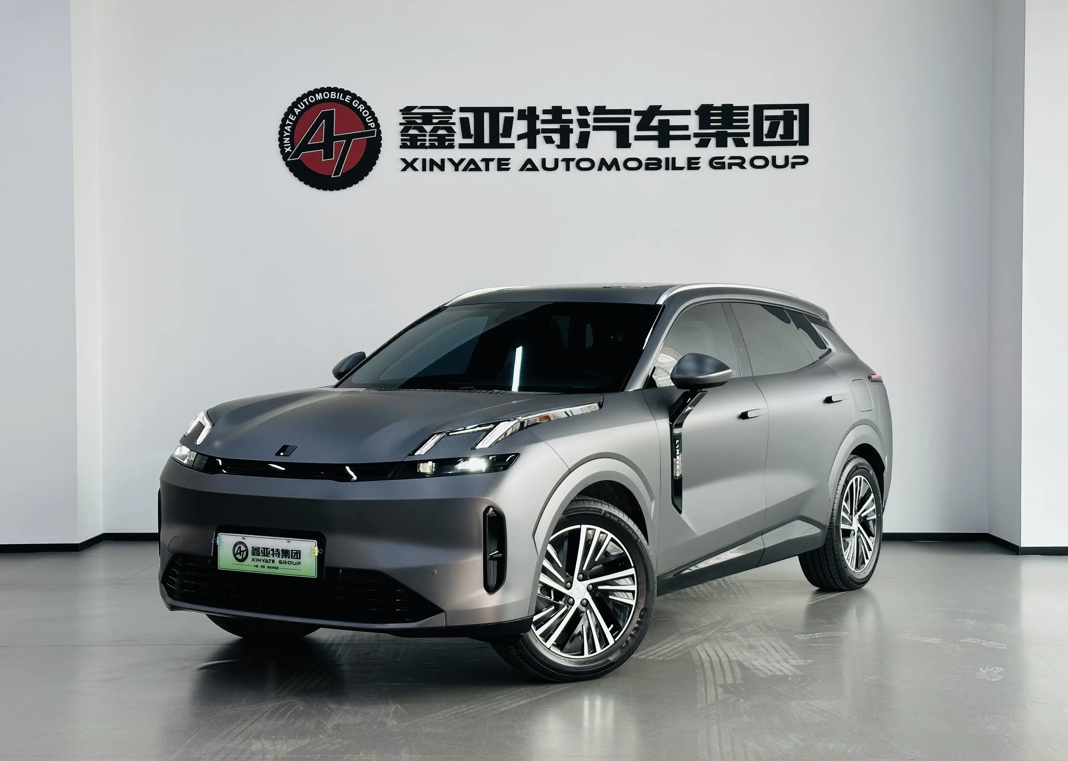 Lynk & Co 08 EM-P