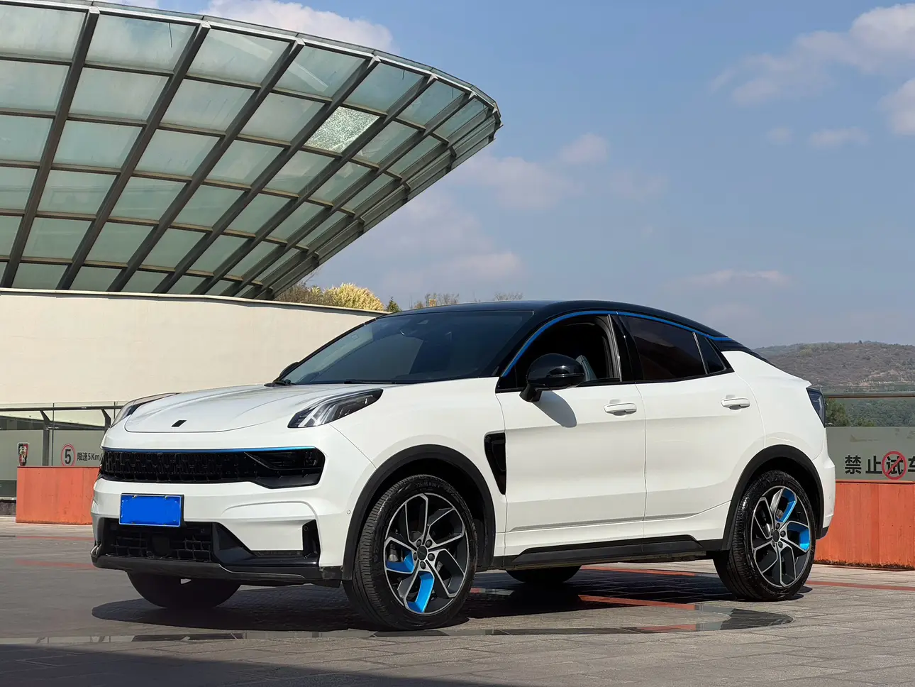 Lynk & Co 05
