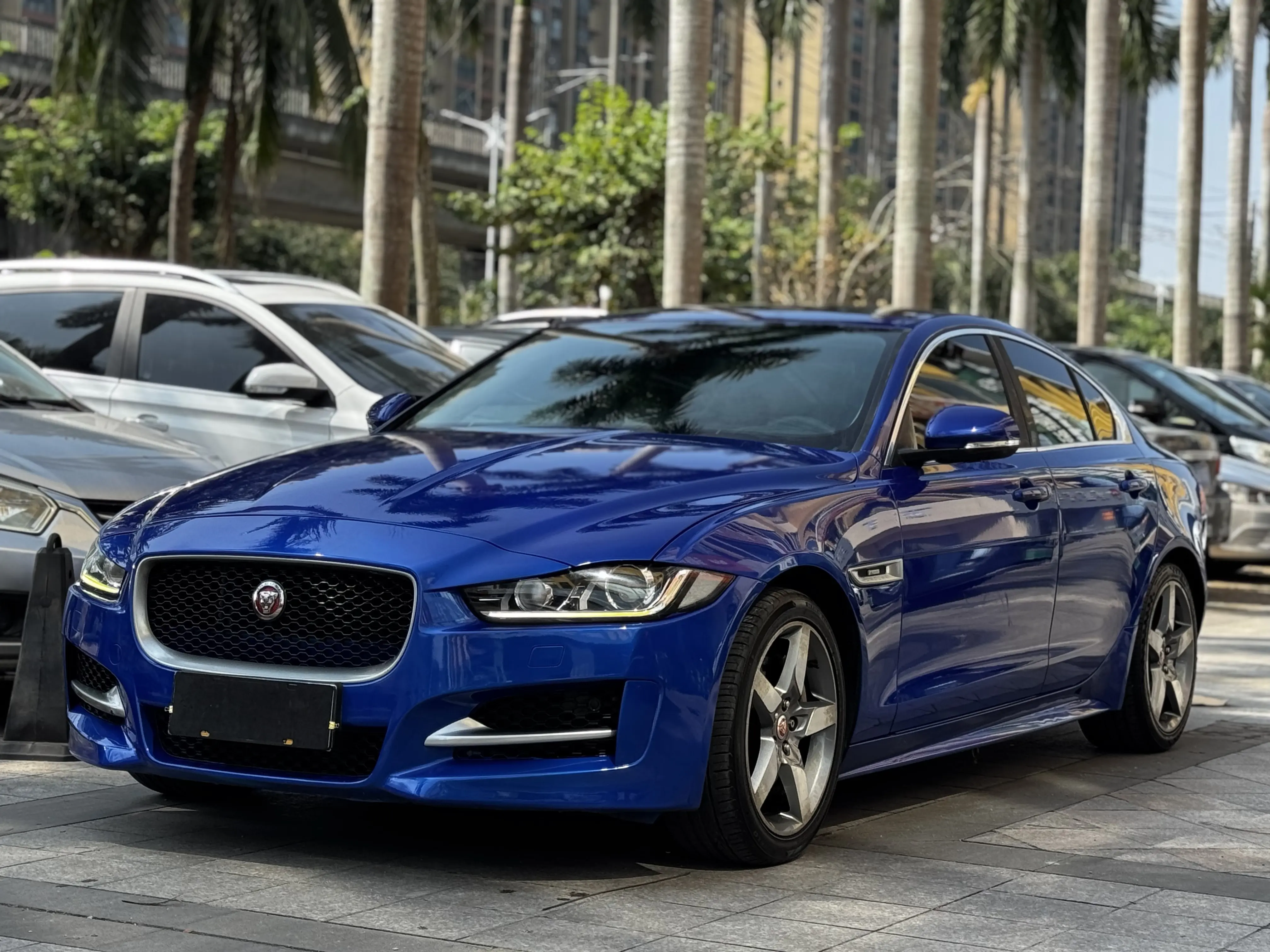 Jaguar XE  из Китая
