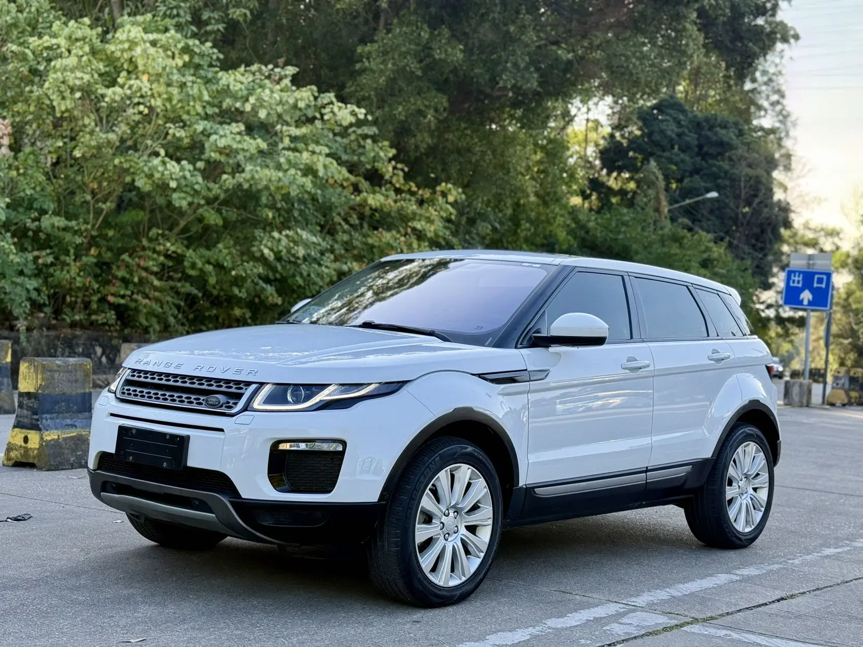 Land Rover Range Rover Evoque  из Китая