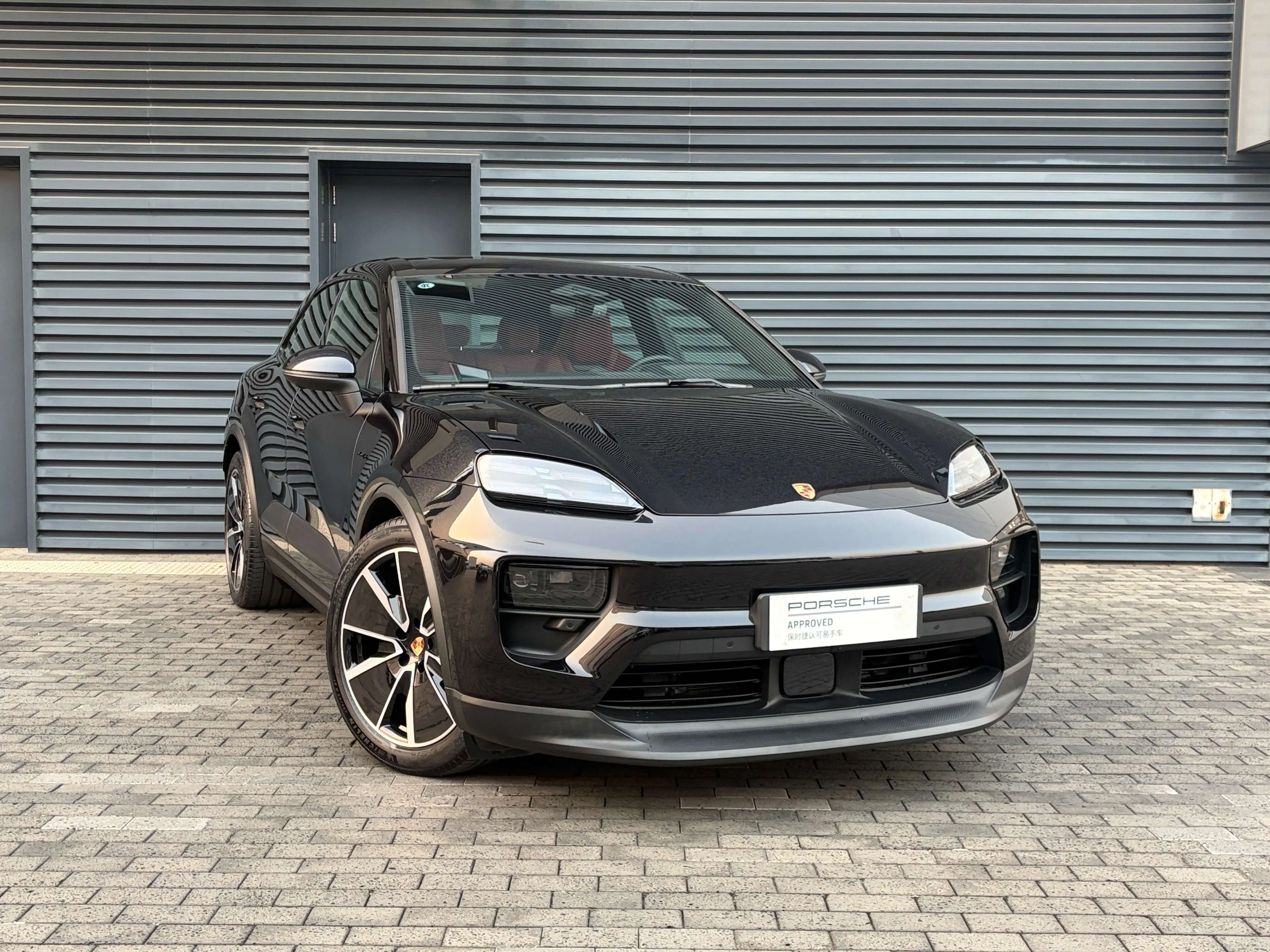 Porsche Macan EV  из Китая