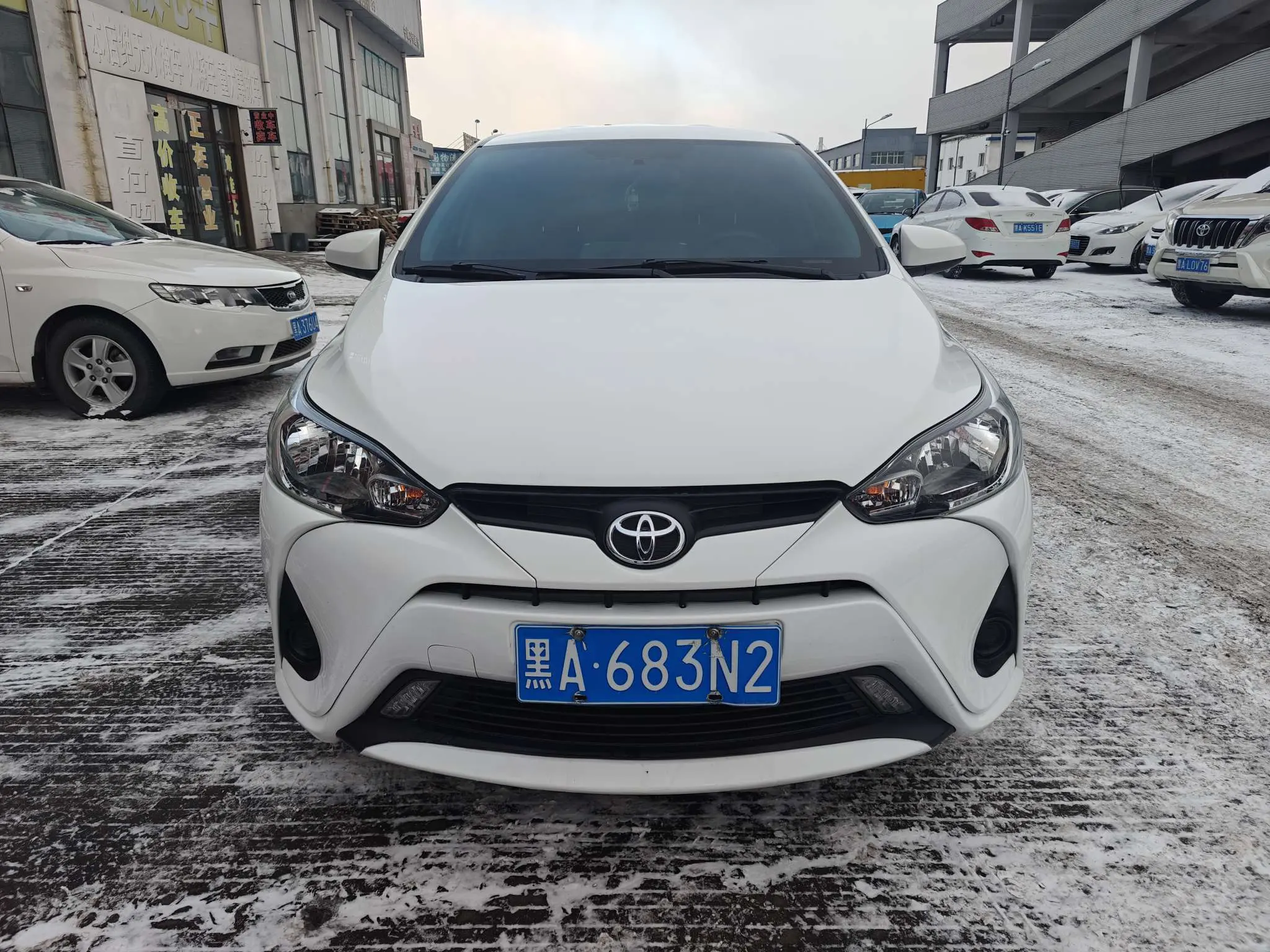 Toyota YARiS L Enjoy  из Китая