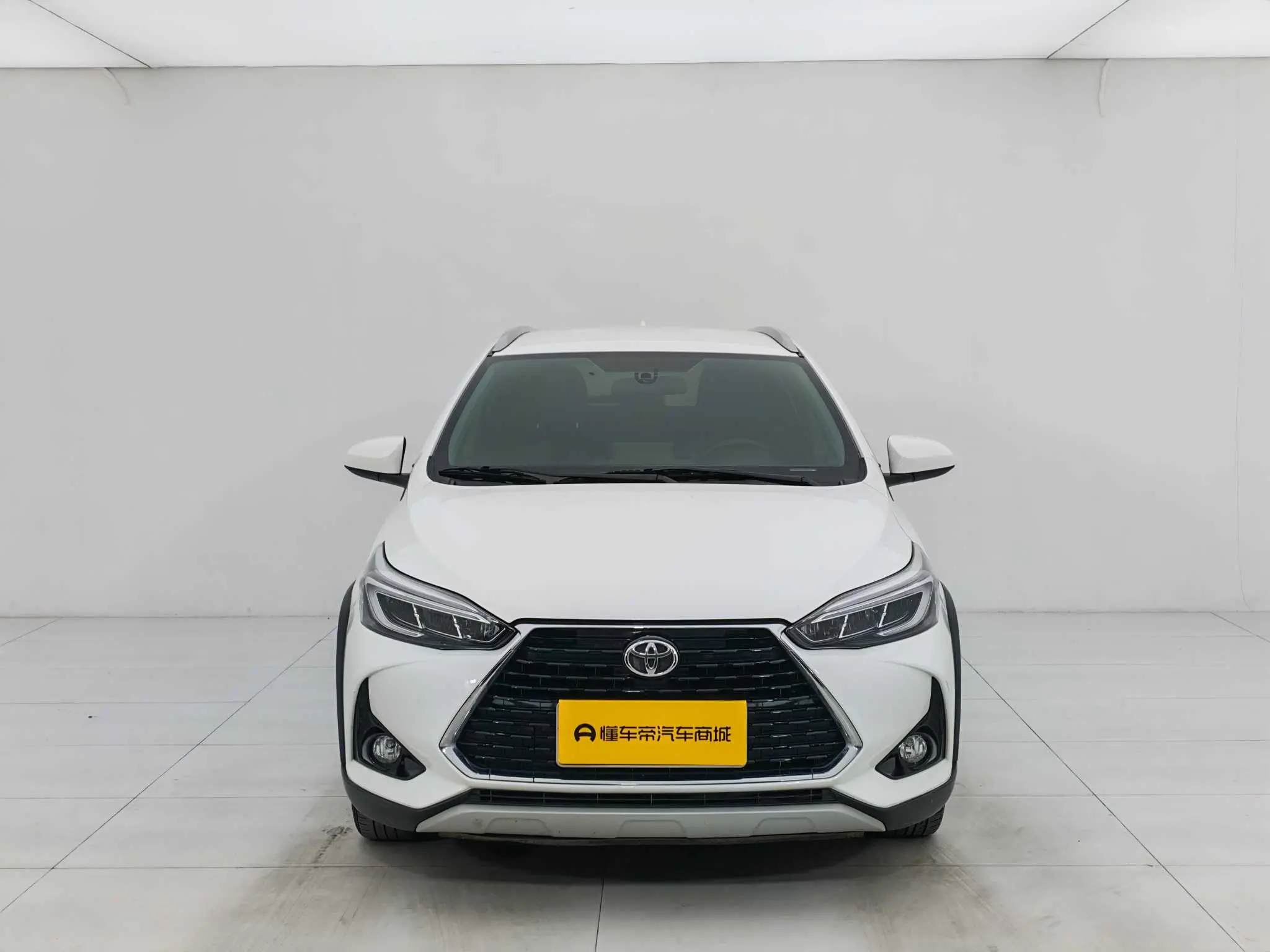 Toyota Yaris L  из Китая