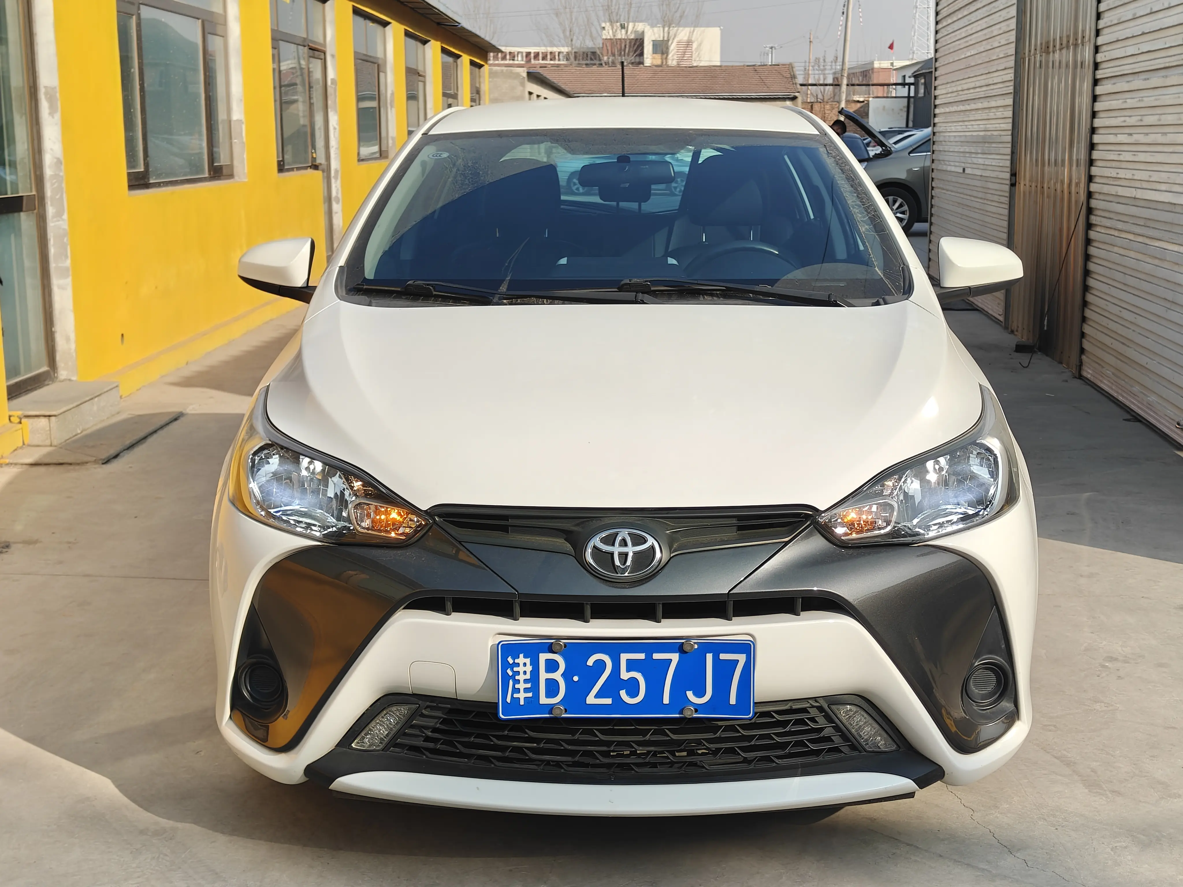 Toyota Yaris L  из Китая
