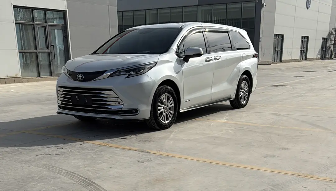 Toyota Sienna  из Китая