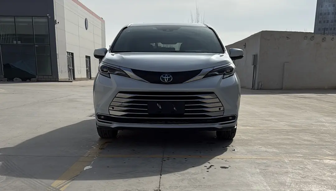 Toyota Sienna  из Китая
