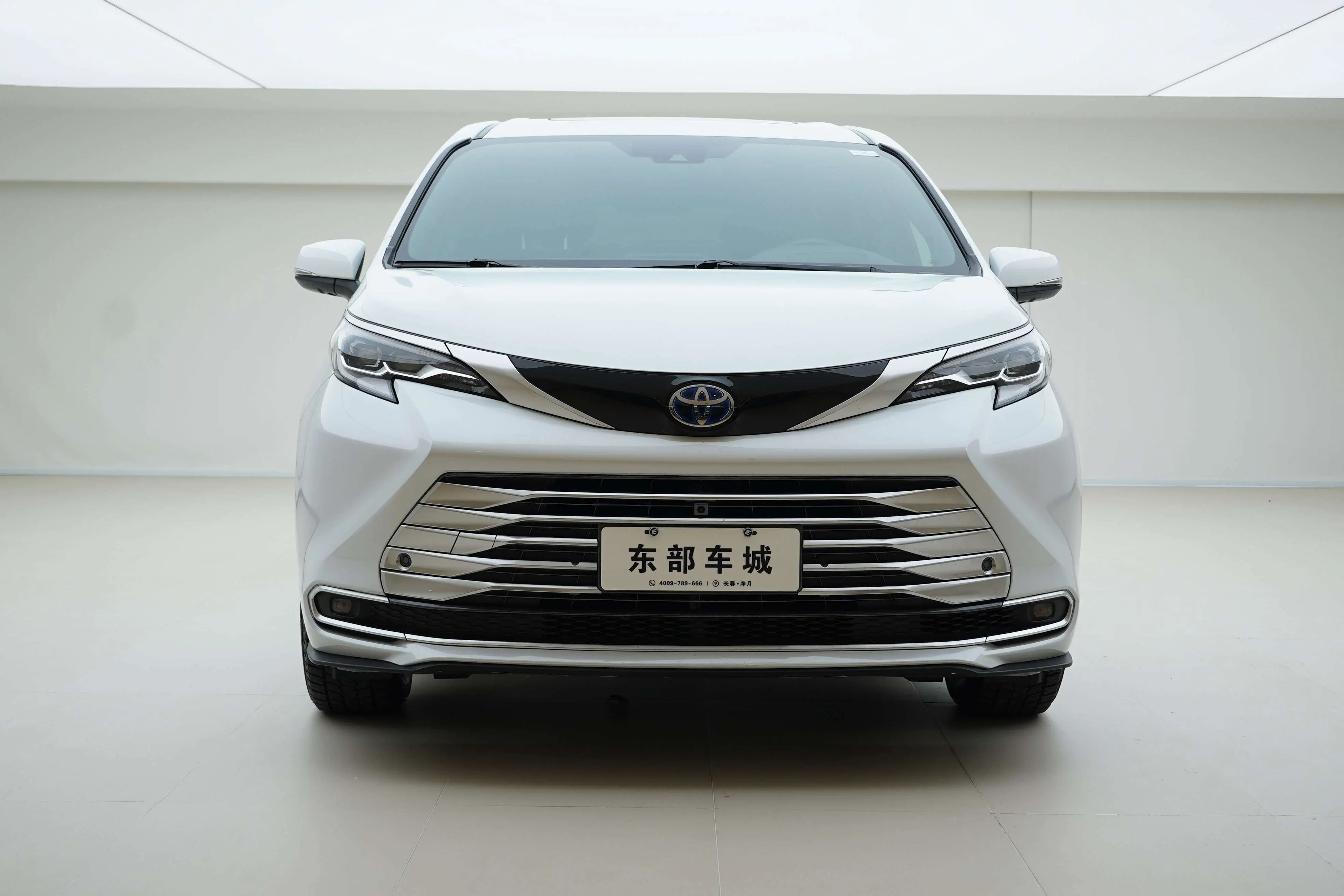 Toyota Sienna  из Китая