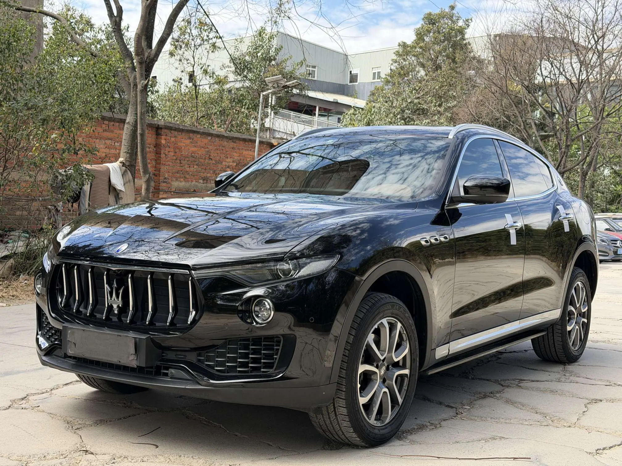Maserati Levante  из Китая
