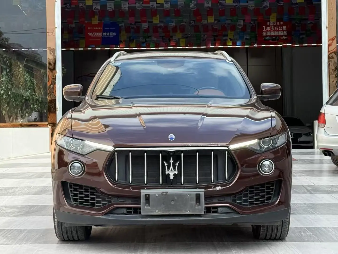 Maserati Levante  из Китая