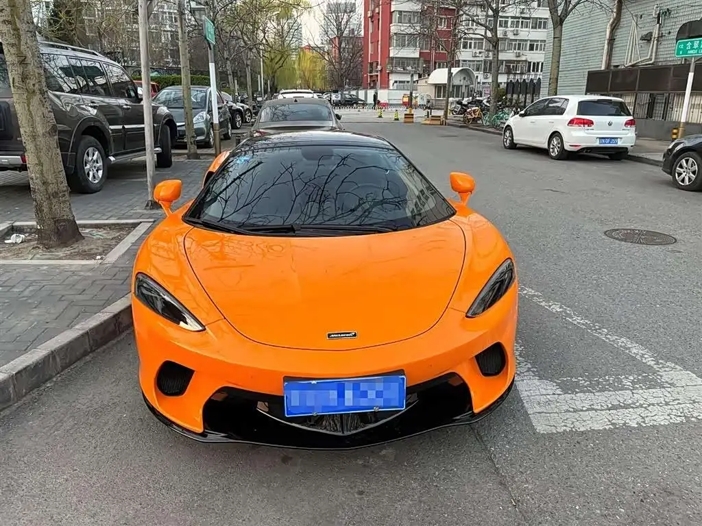 McLaren GT  из Китая
