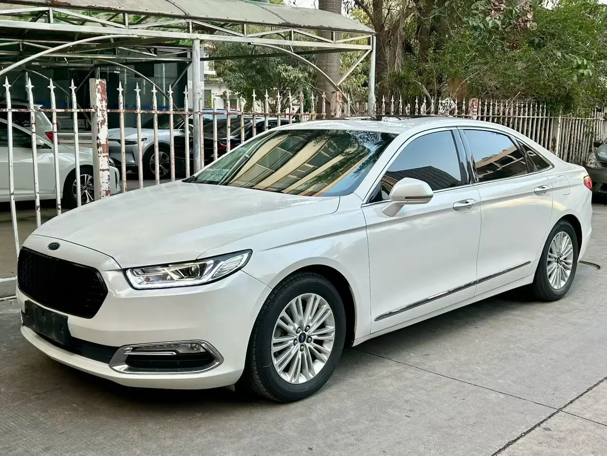 Ford Taurus  из Китая