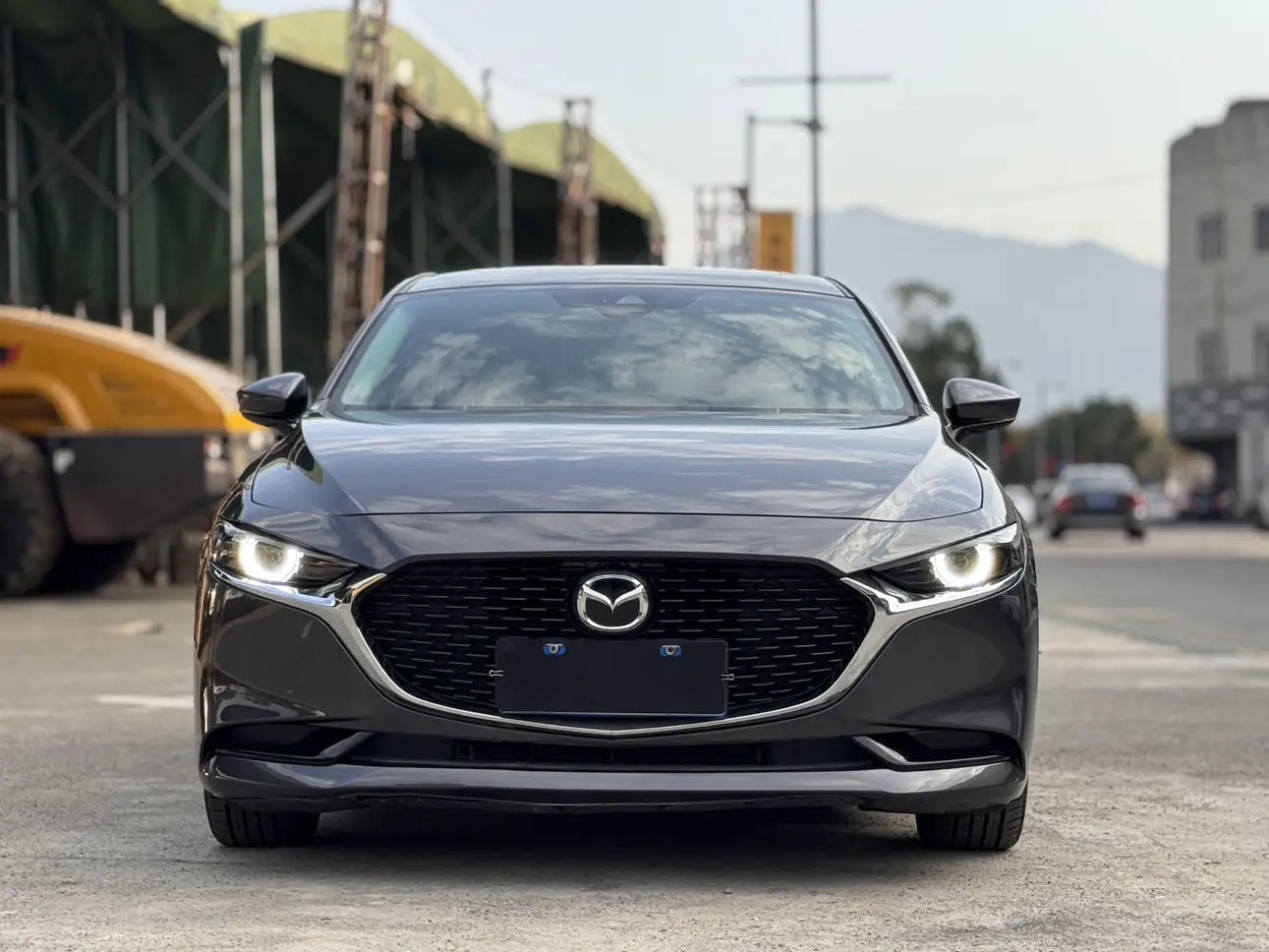 Mazda Axela (Mazda3)  из Китая