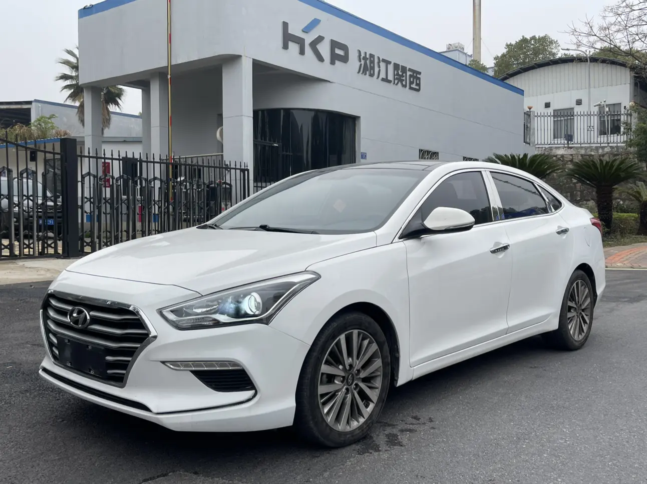 Hyundai Famous pictures  из Китая