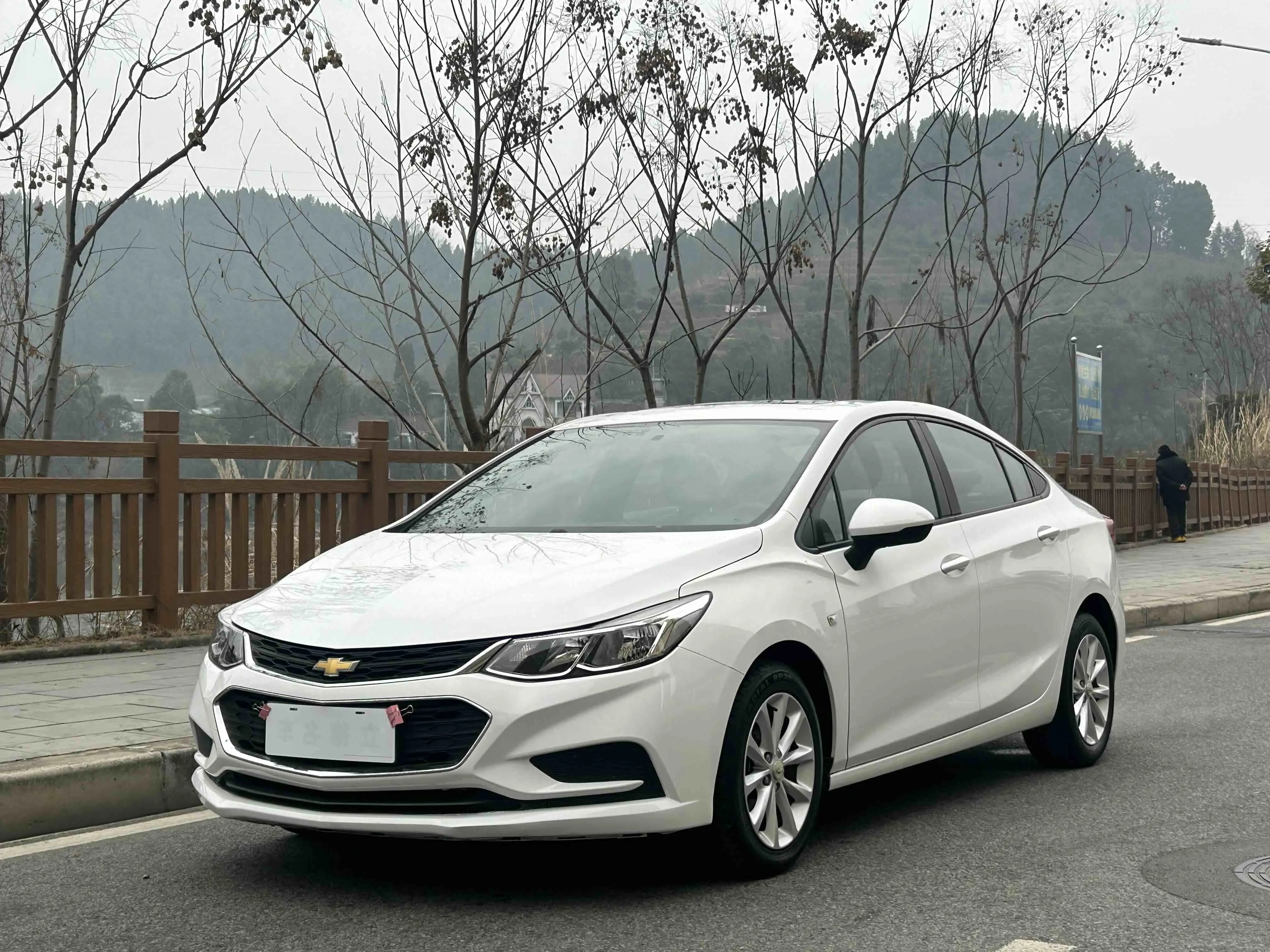 Chevrolet Monza (Cruze)  из Китая