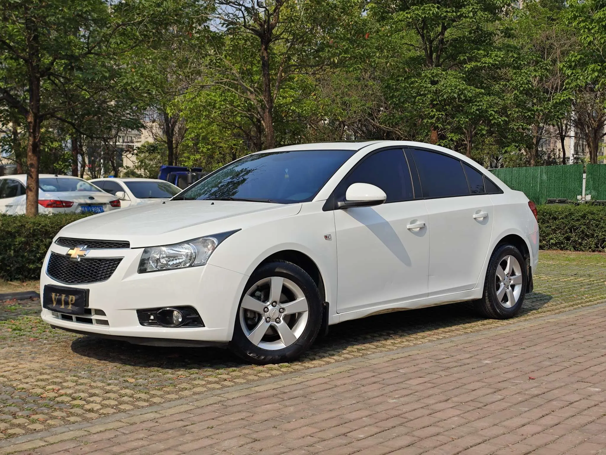 Chevrolet Monza (Cruze)  из Китая