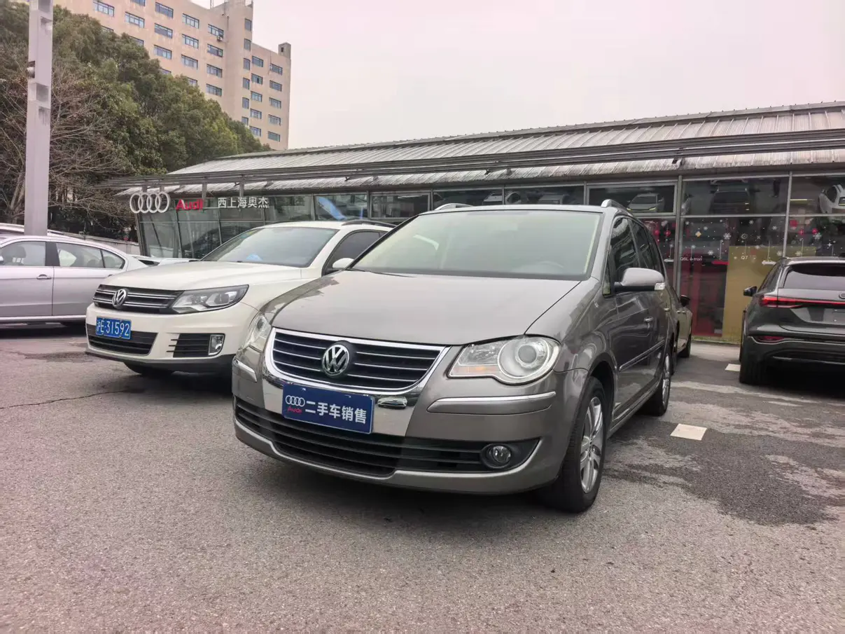 Volkswagen Touran  из Китая