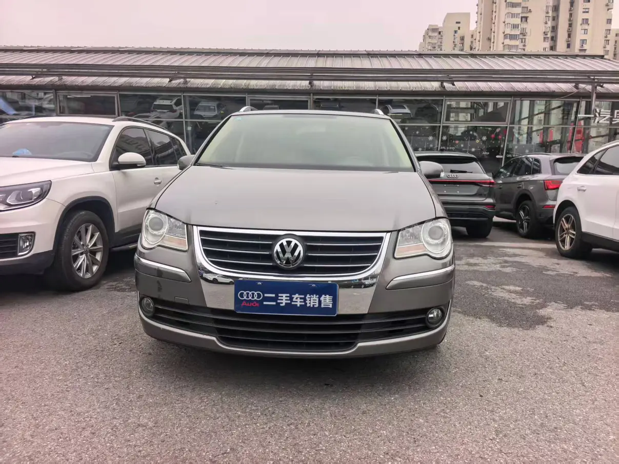 Volkswagen Touran  из Китая