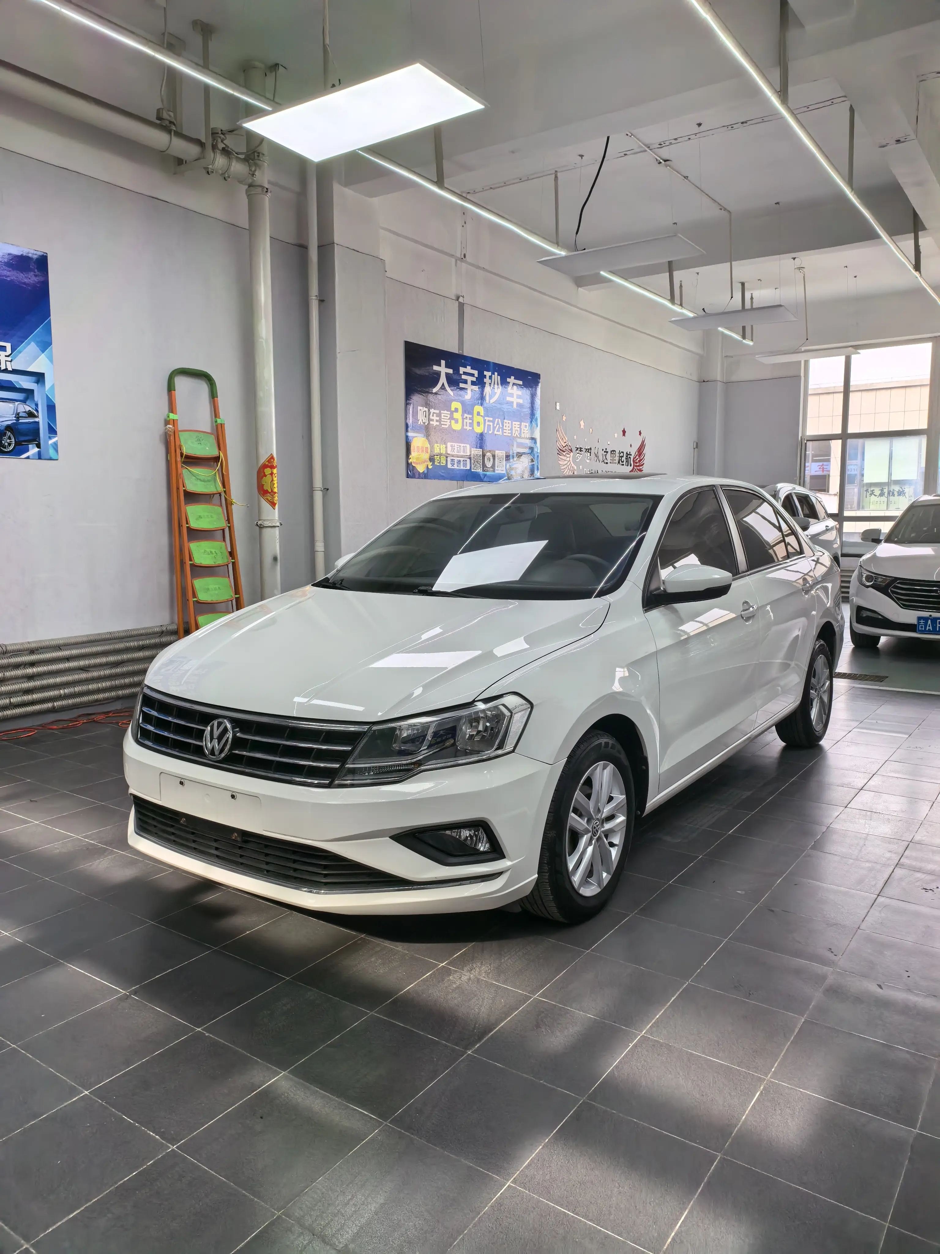 Volkswagen Jetta  из Китая