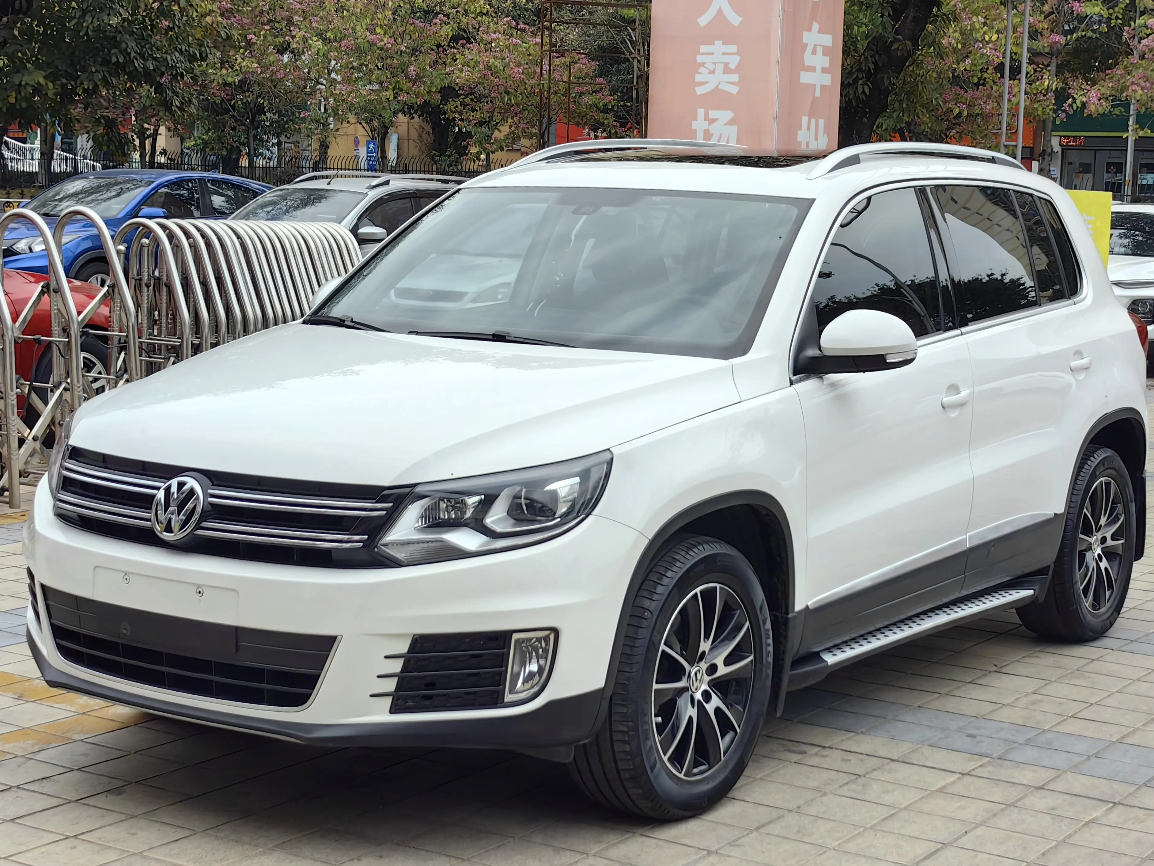 Volkswagen Tiguan  из Китая