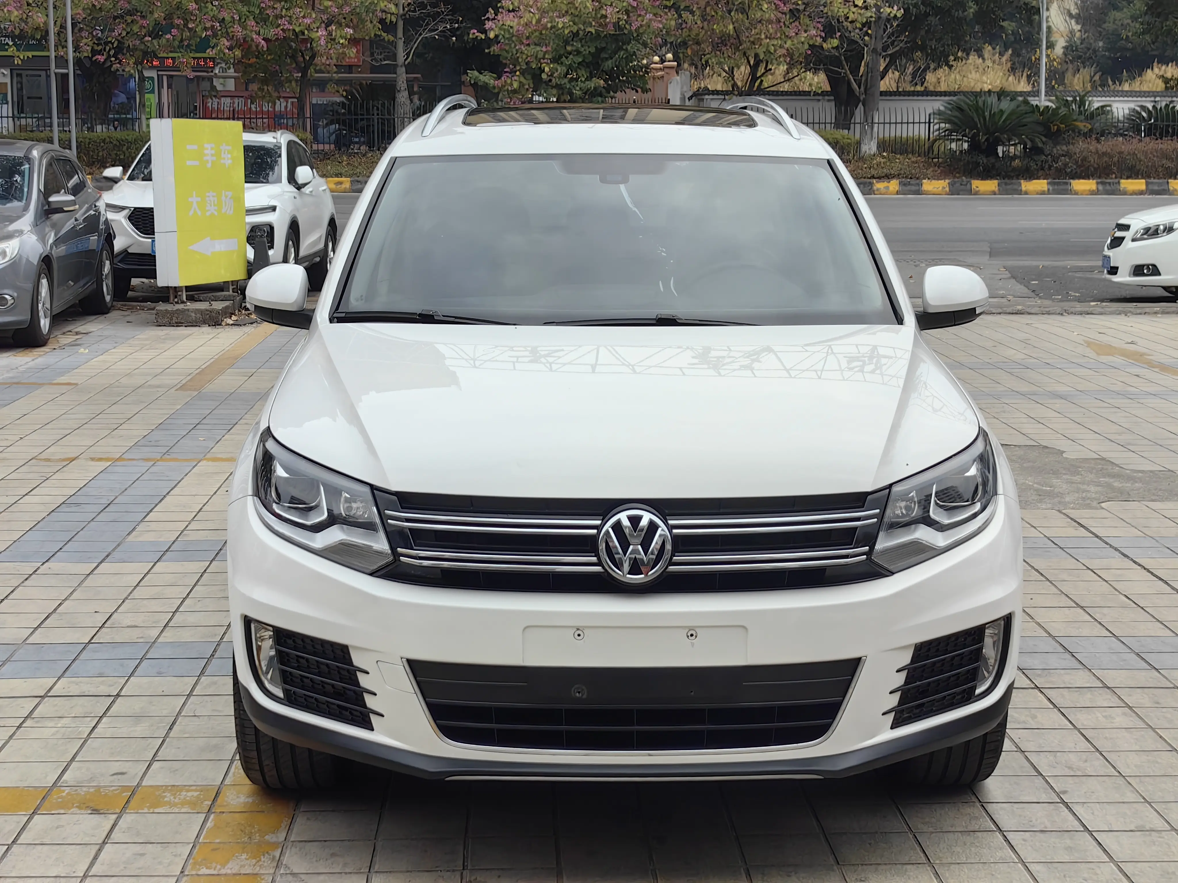 Volkswagen Tiguan  из Китая