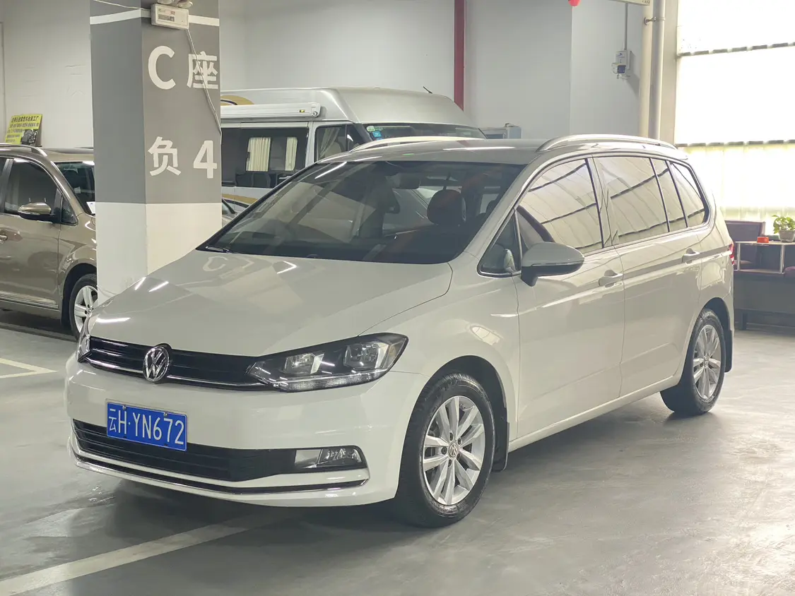 Volkswagen Touran L  из Китая