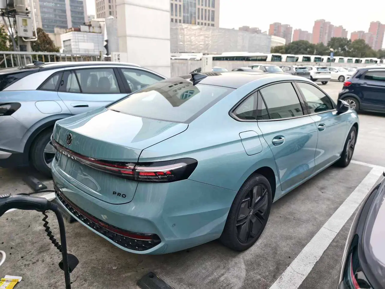 Volkswagen Passat  из Китая