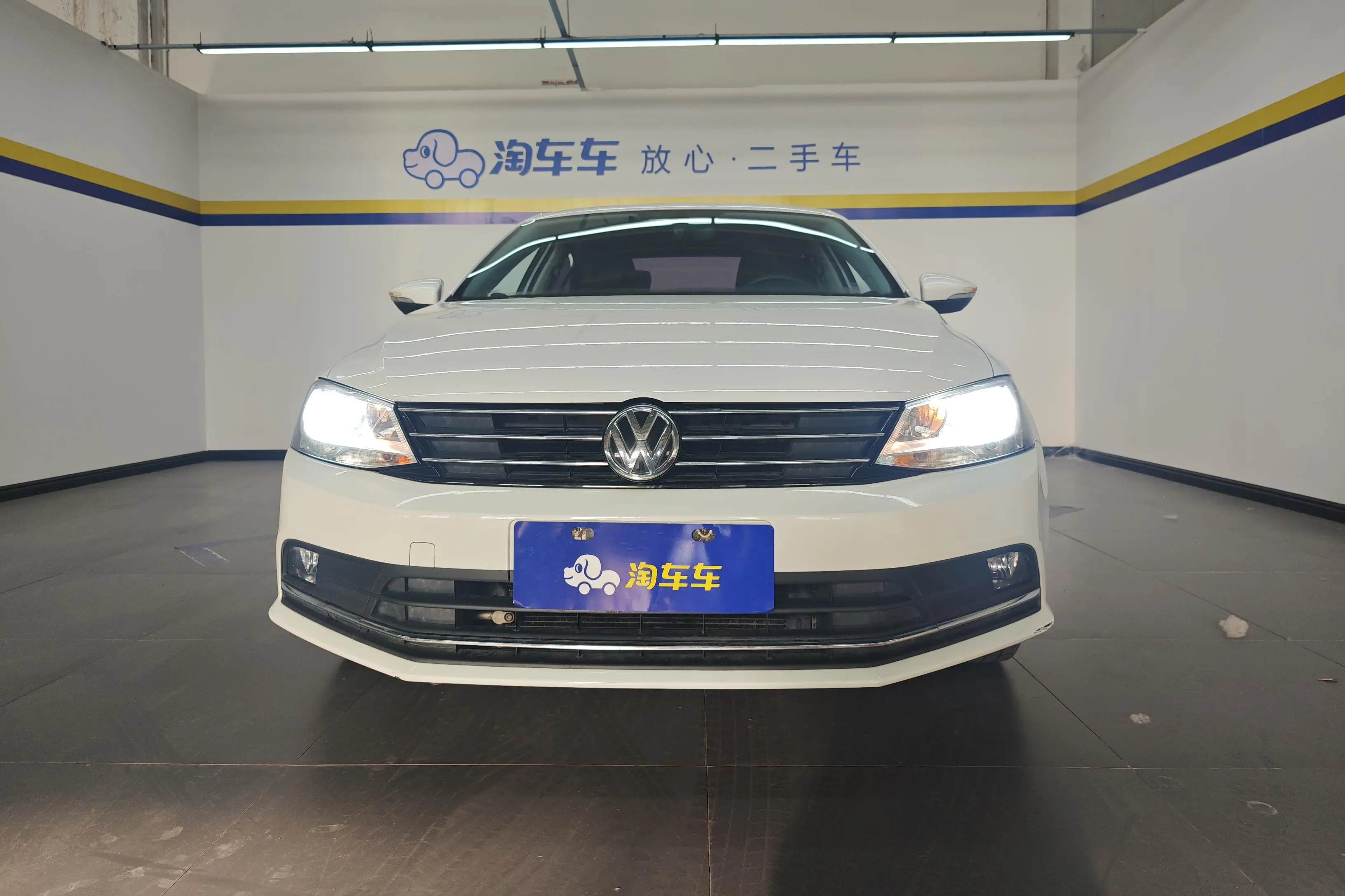 Volkswagen Sagitar  из Китая