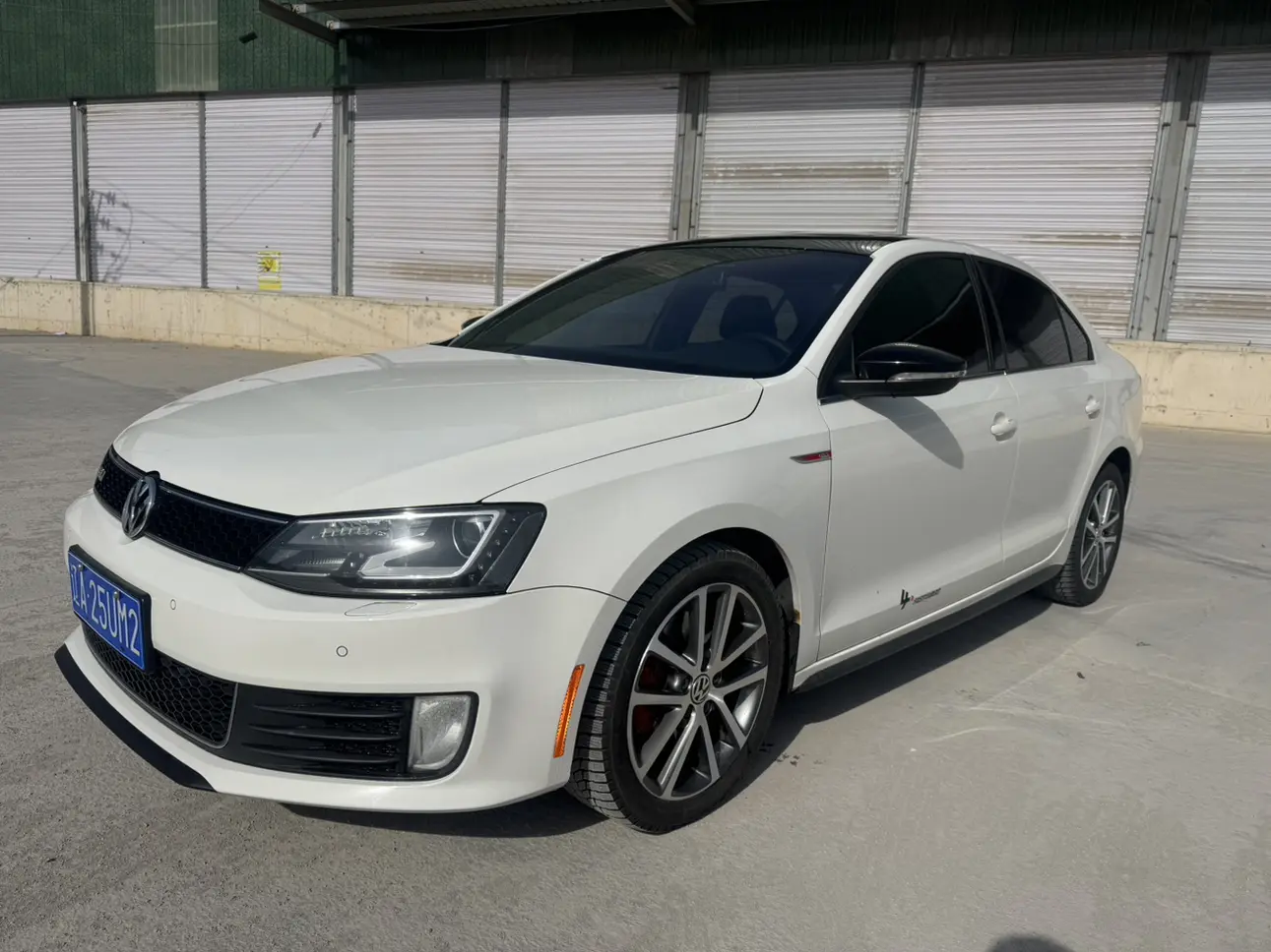 Volkswagen Sagitar  из Китая