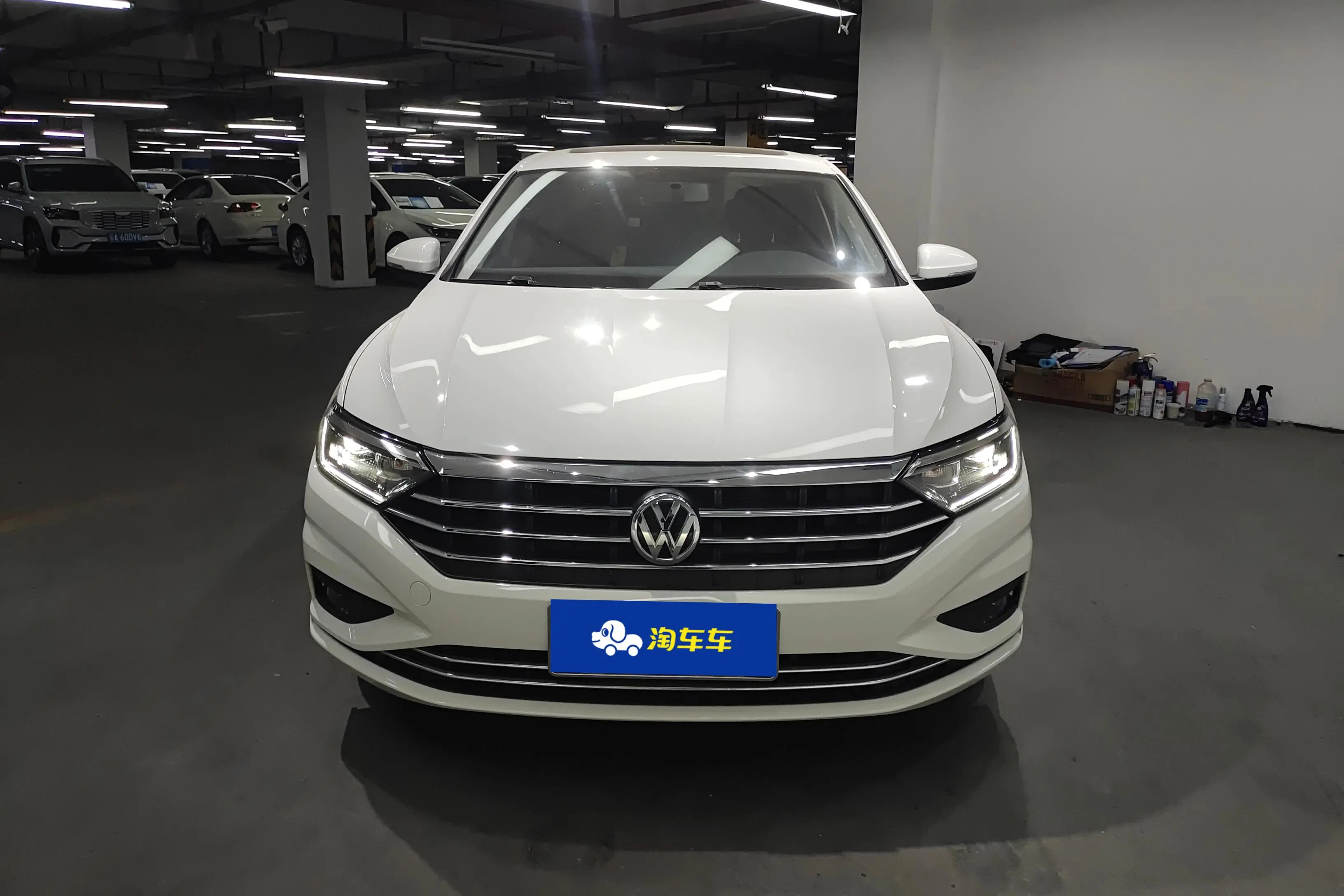 Volkswagen Sagitar  из Китая