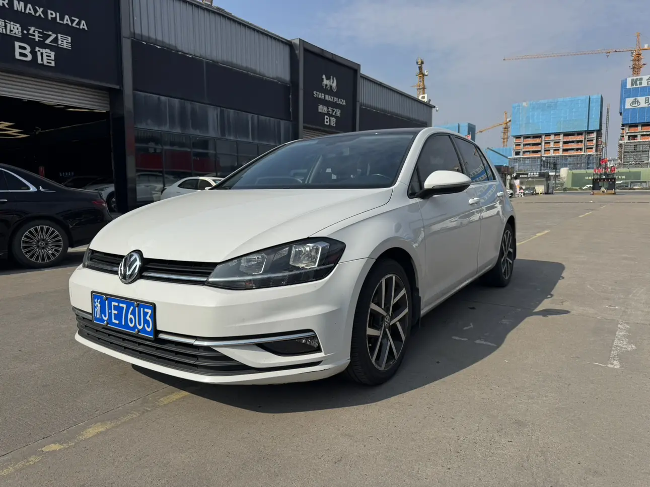 Volkswagen Golf  из Китая