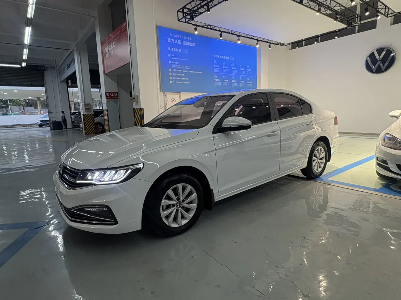 Volkswagen Bora  из Китая