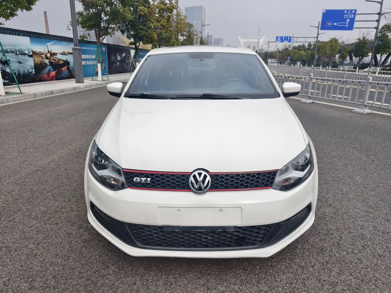 Volkswagen Polo  из Китая