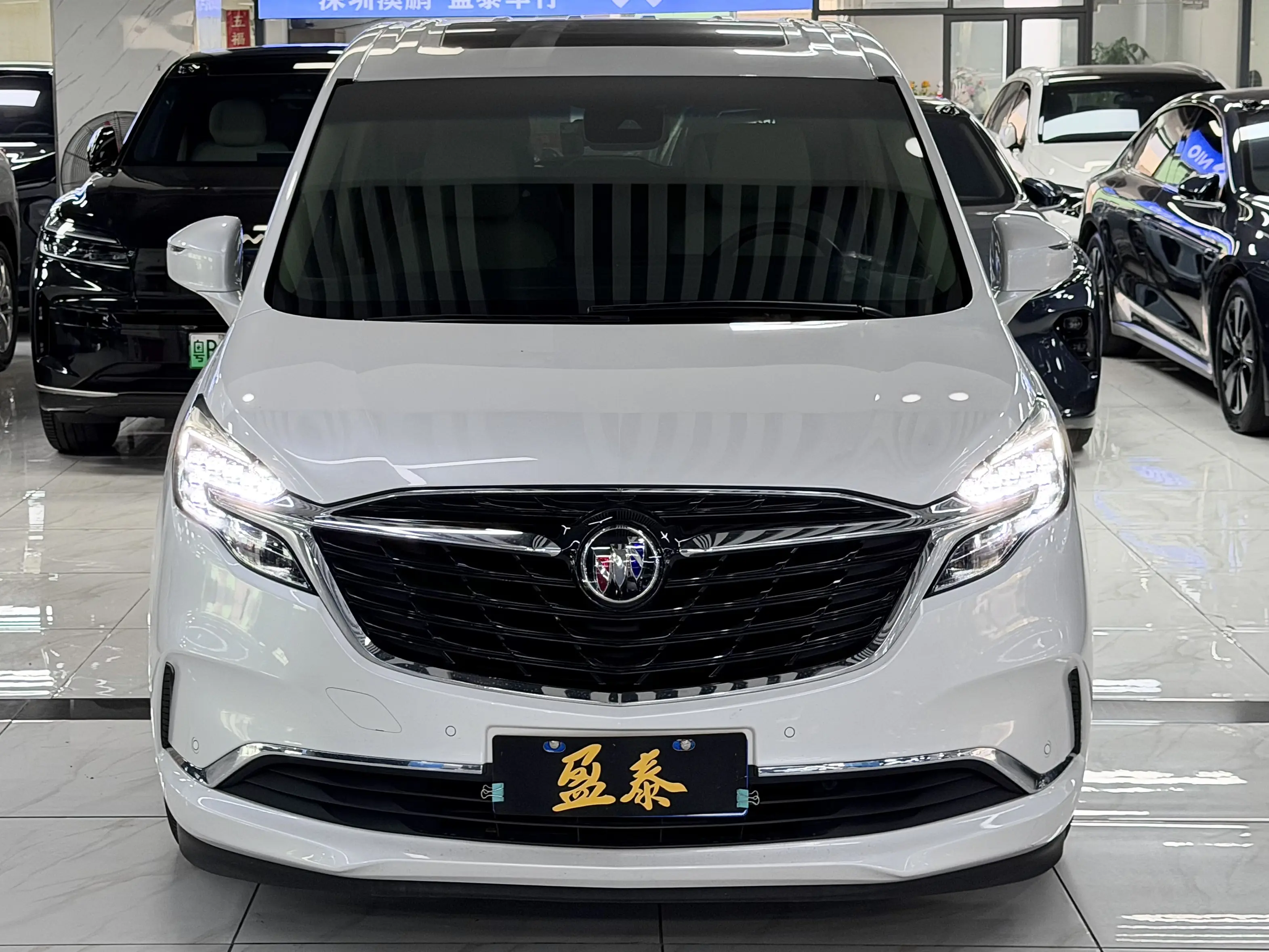 Buick GL8  из Китая