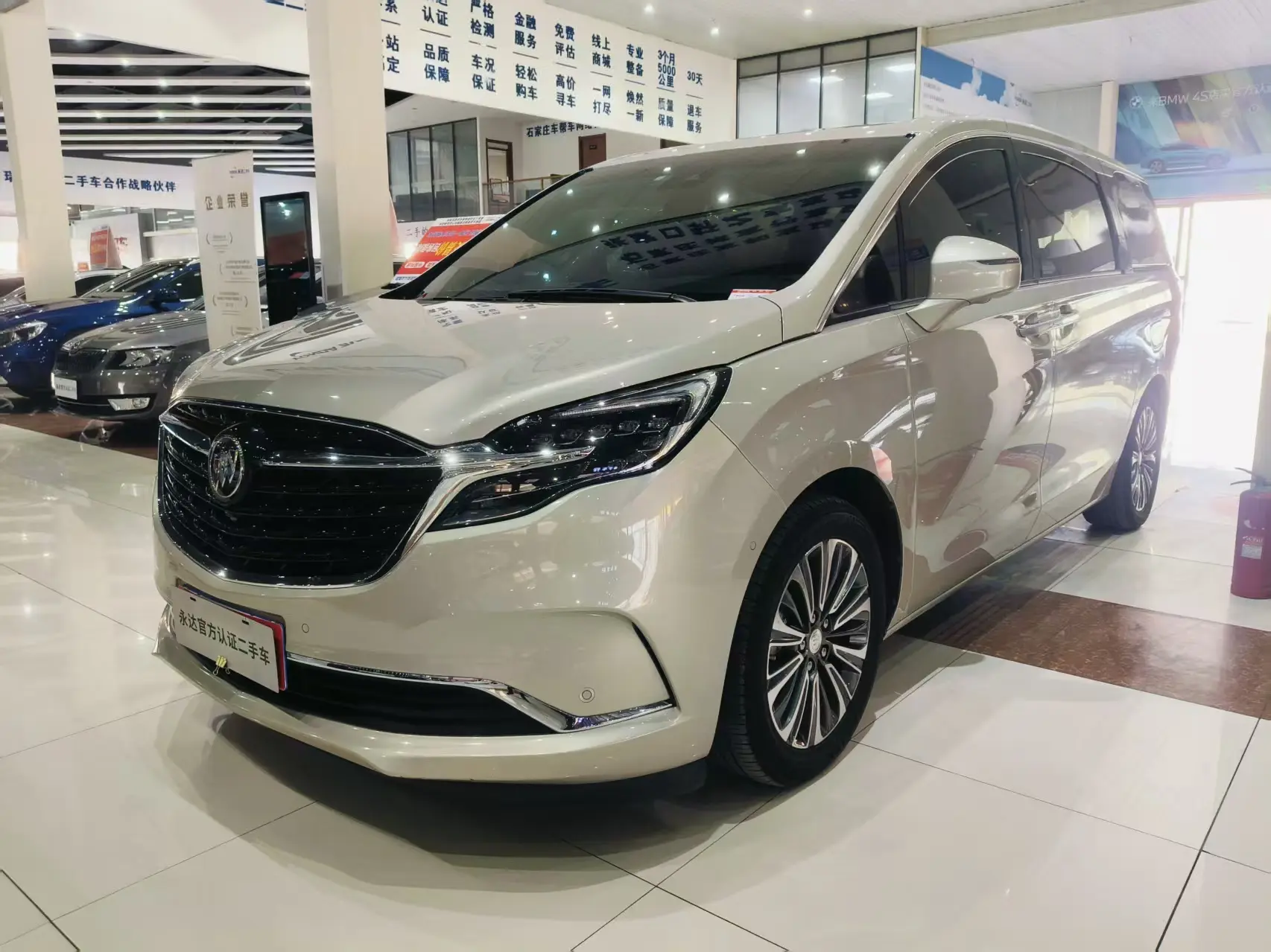 Buick GL8  из Китая