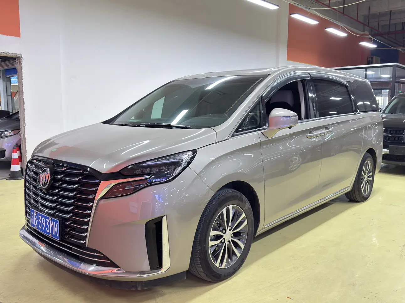 Buick GL8  из Китая