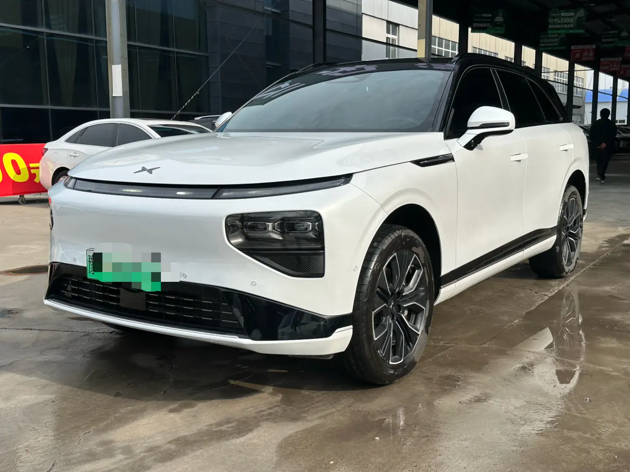 Xpeng G9  из Китая