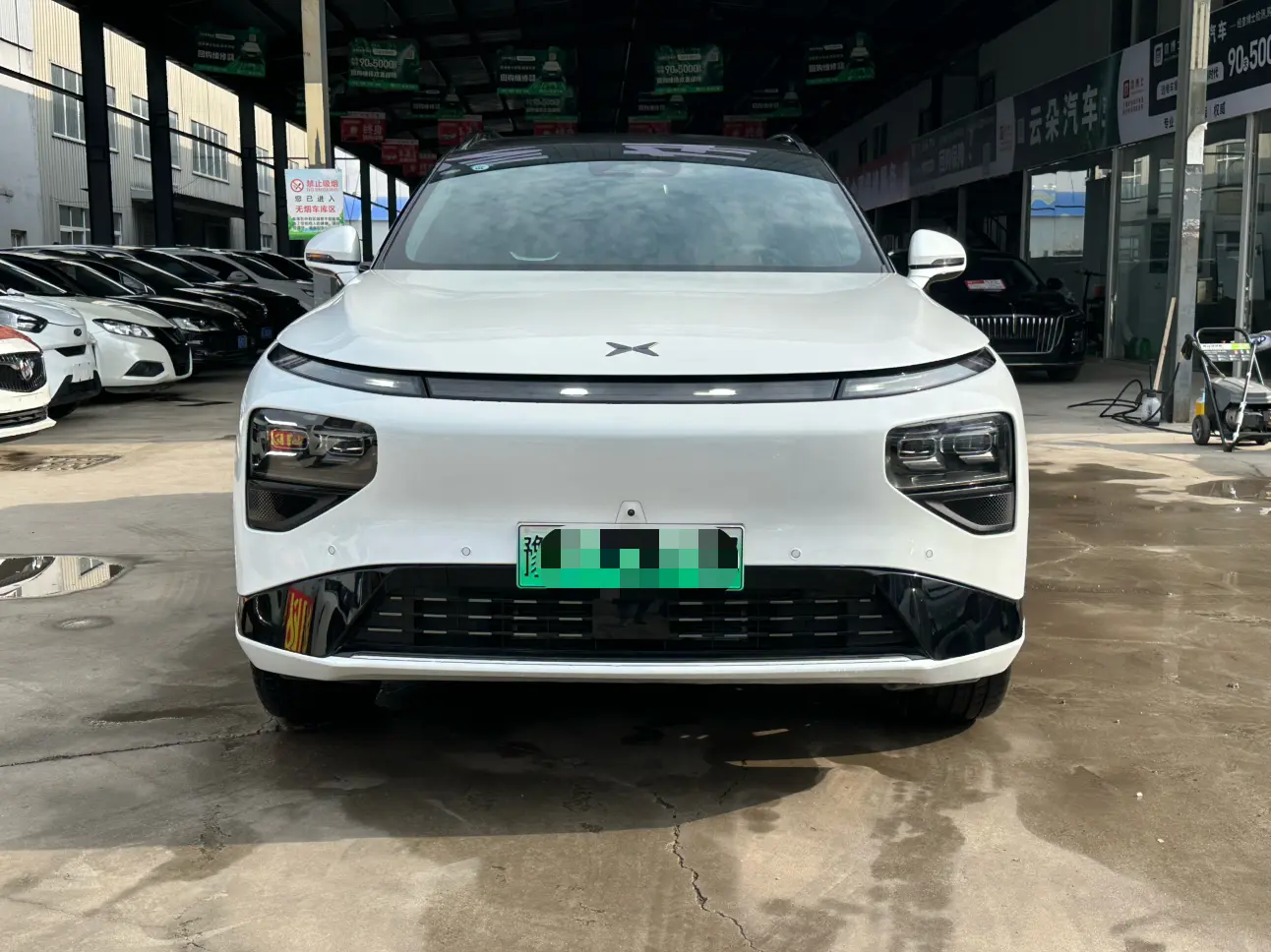 Xpeng G9  из Китая