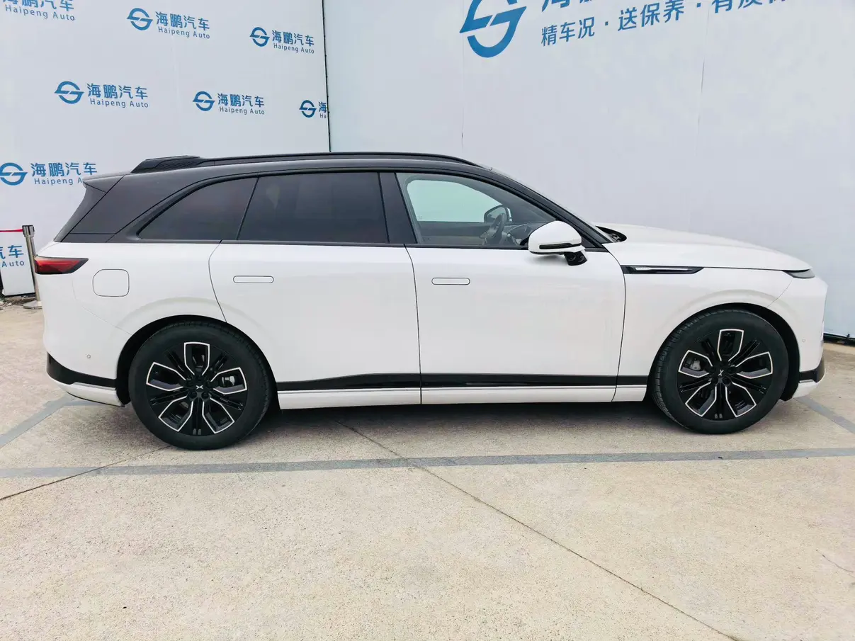 Xpeng G9  из Китая