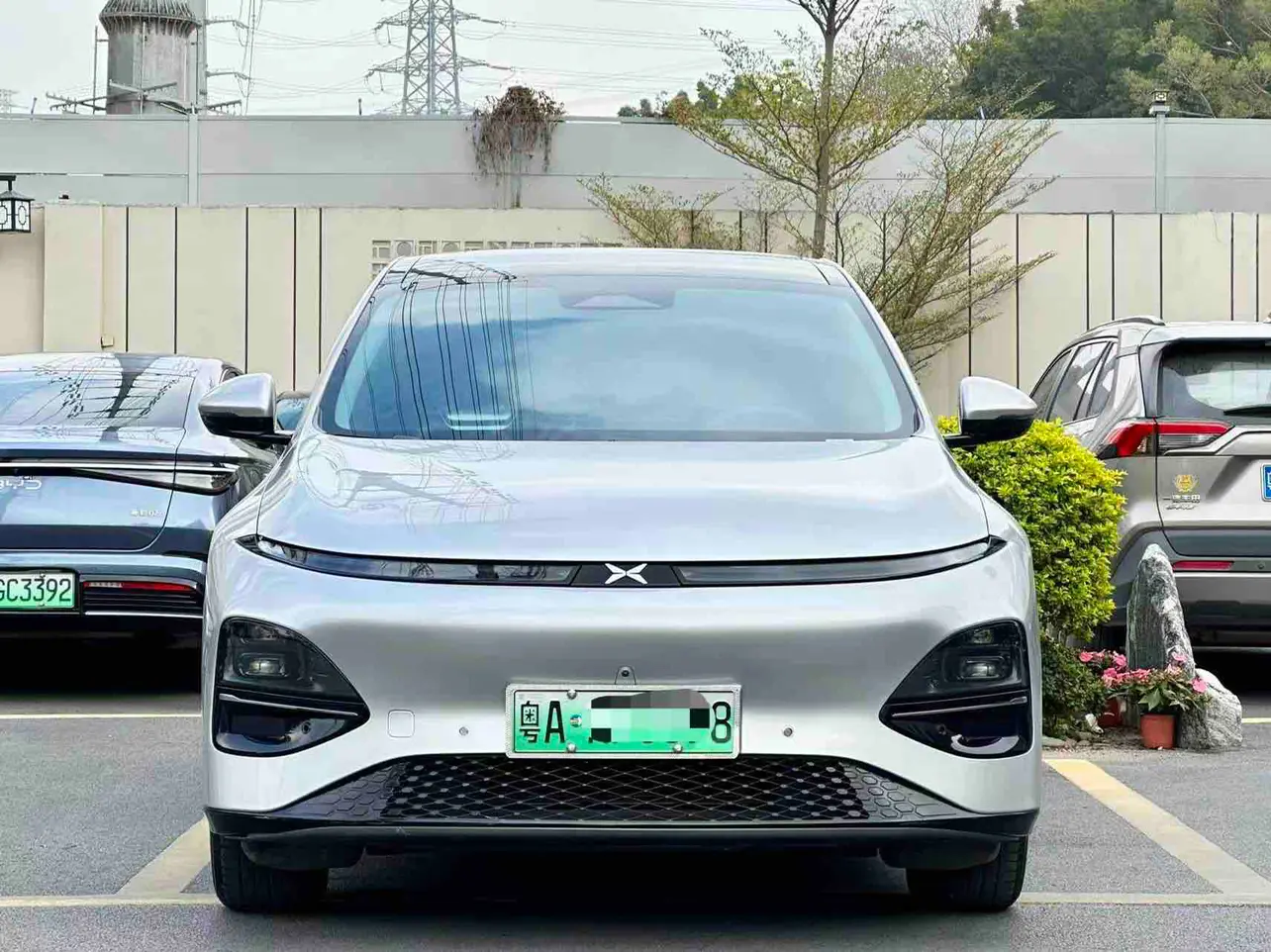 Xpeng G6  из Китая