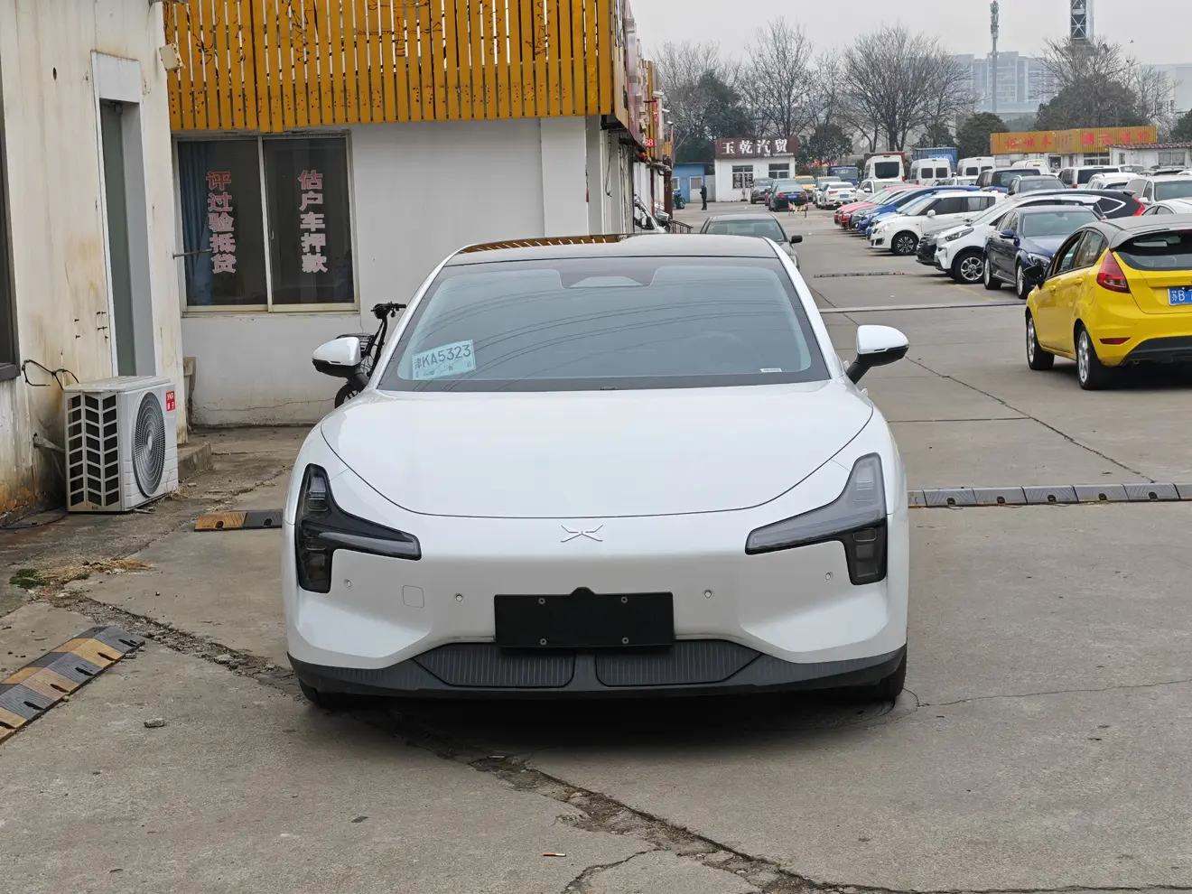 Xpeng Xiaopeng MONA M03  из Китая