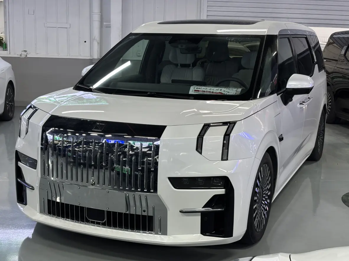 ZEEKR 009  из Китая