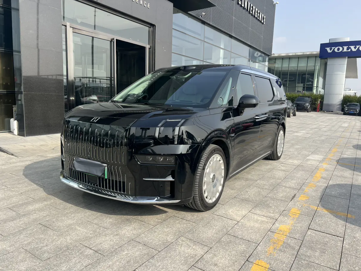 ZEEKR 009  из Китая