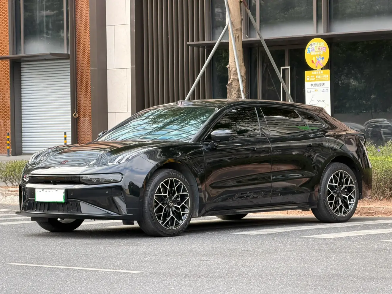 ZEEKR 001  из Китая