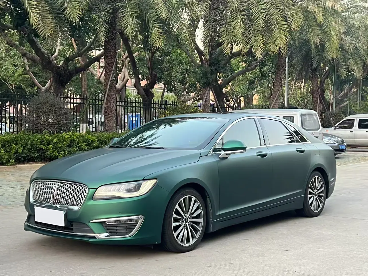 Lincoln MKZ  из Китая