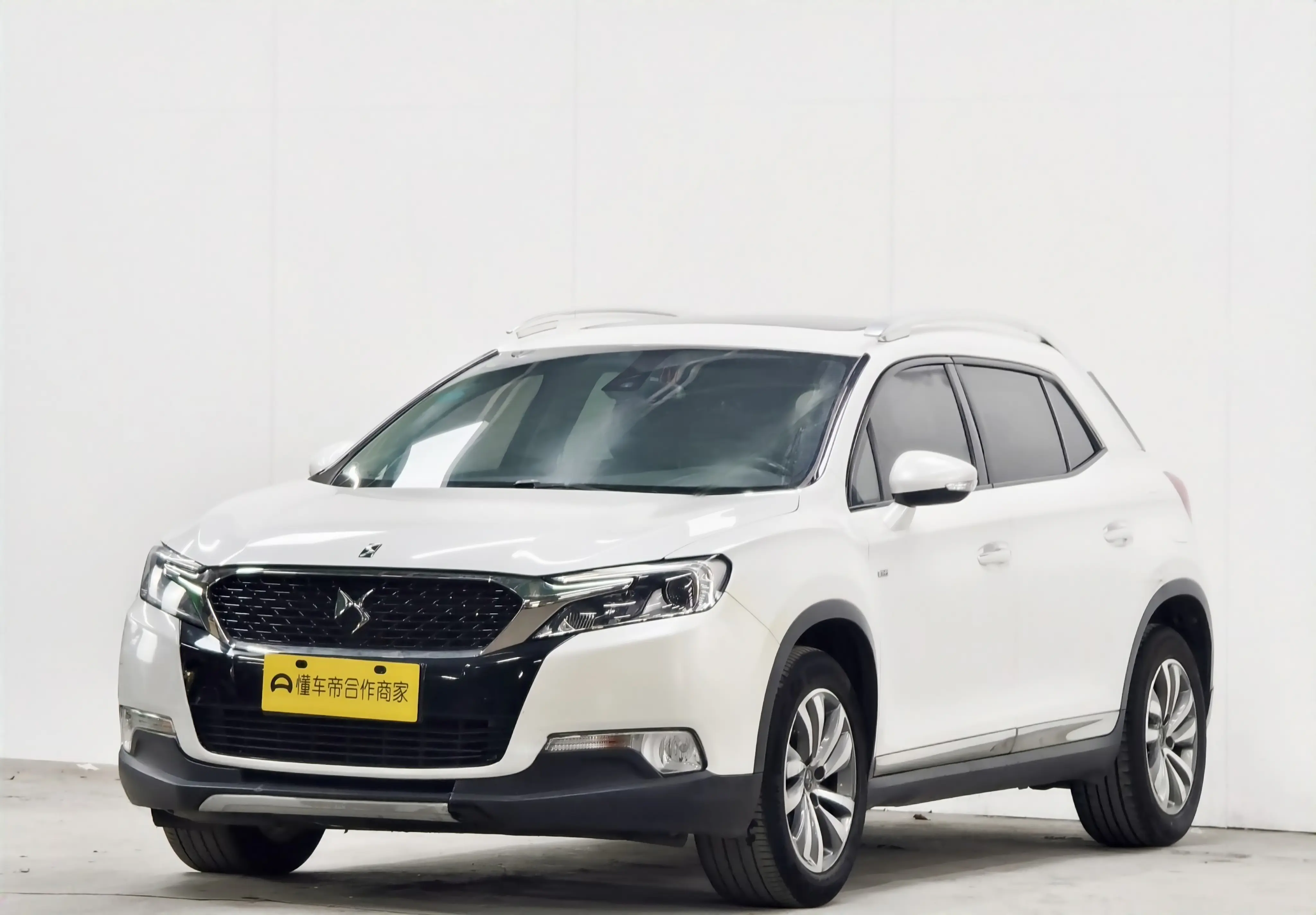 DS 6  из Китая